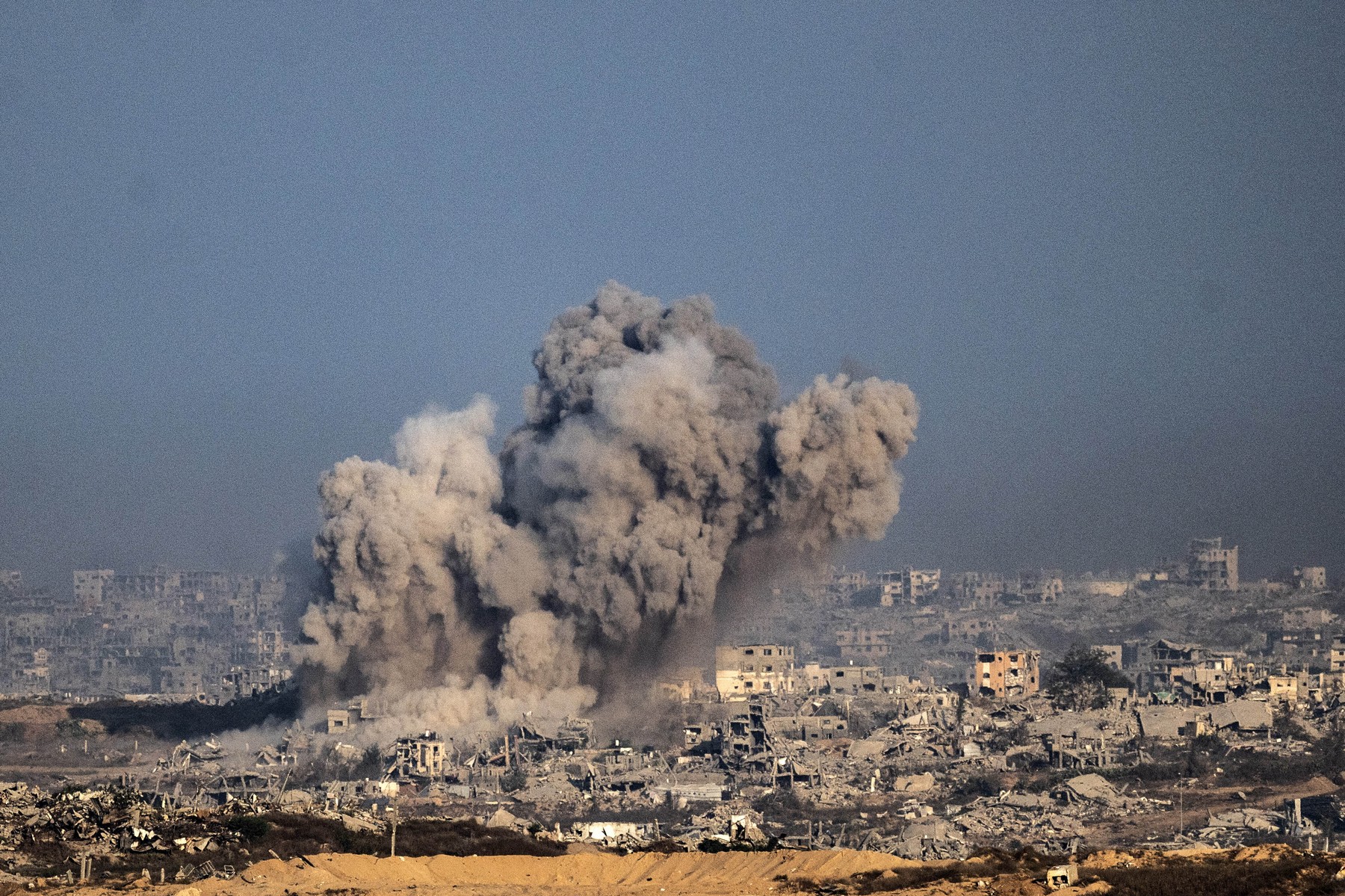 Israeli attacks continue on Gaza