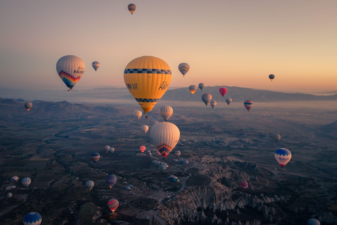 Roadtrip in Türkiye, Kappadokien. Flight in Hot Air Ballons. Nationalpark Göreme