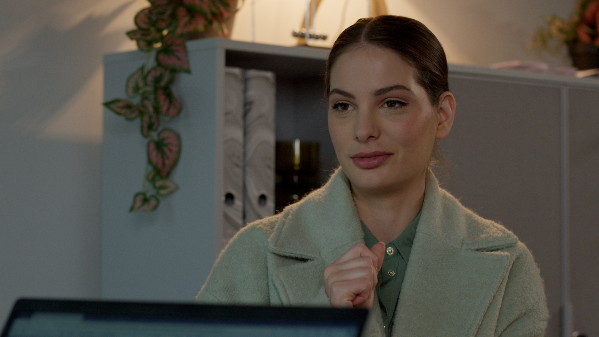 B75351_HD.00_37_36_14.Still030