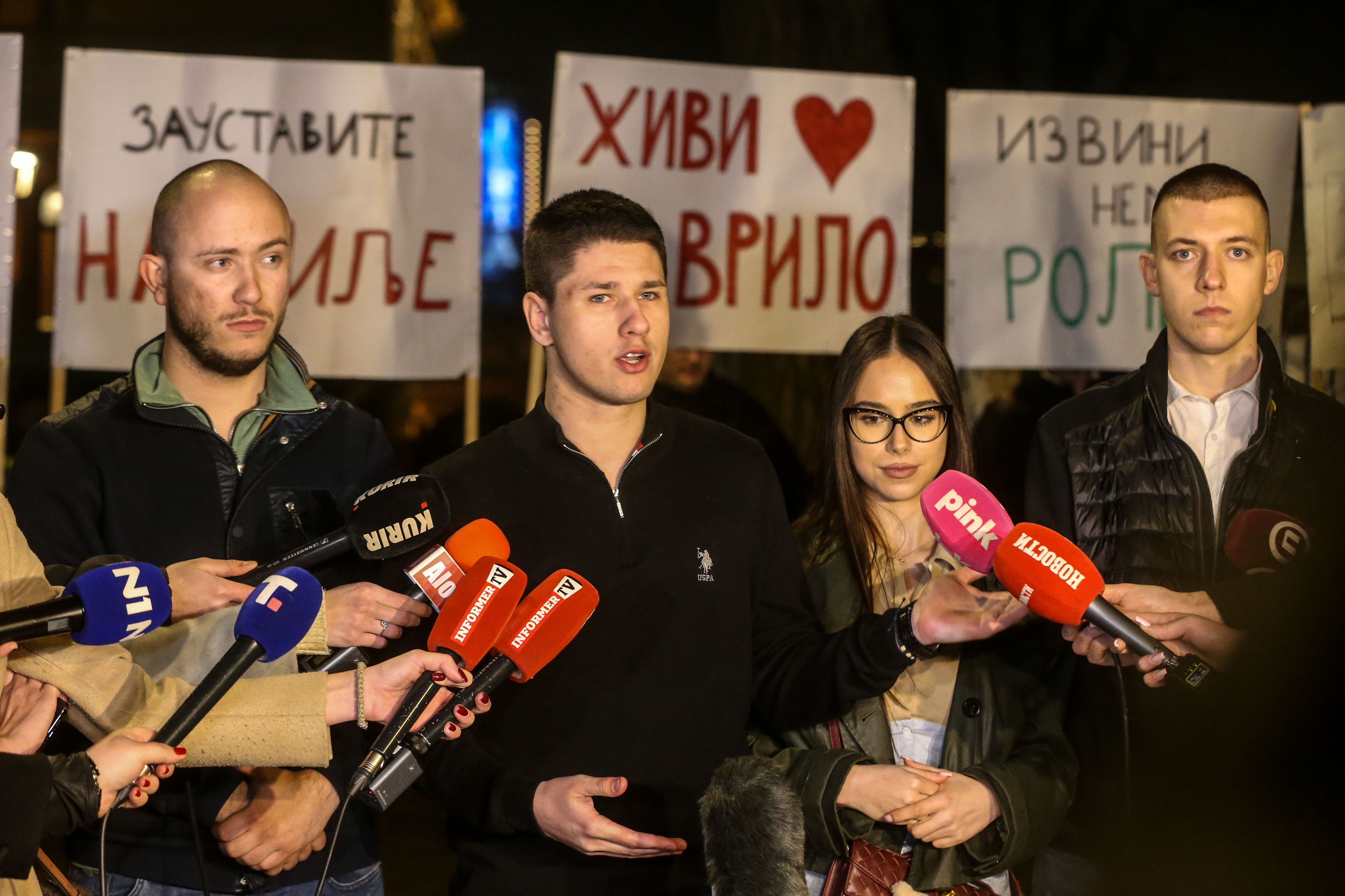 Students who want to study have set up tents in front of the General Secretariat of the Republic of Serbia.Studenti koji zele da studiraju postavili su satore ispred Generalnog sekretarijat Republike Srbije.