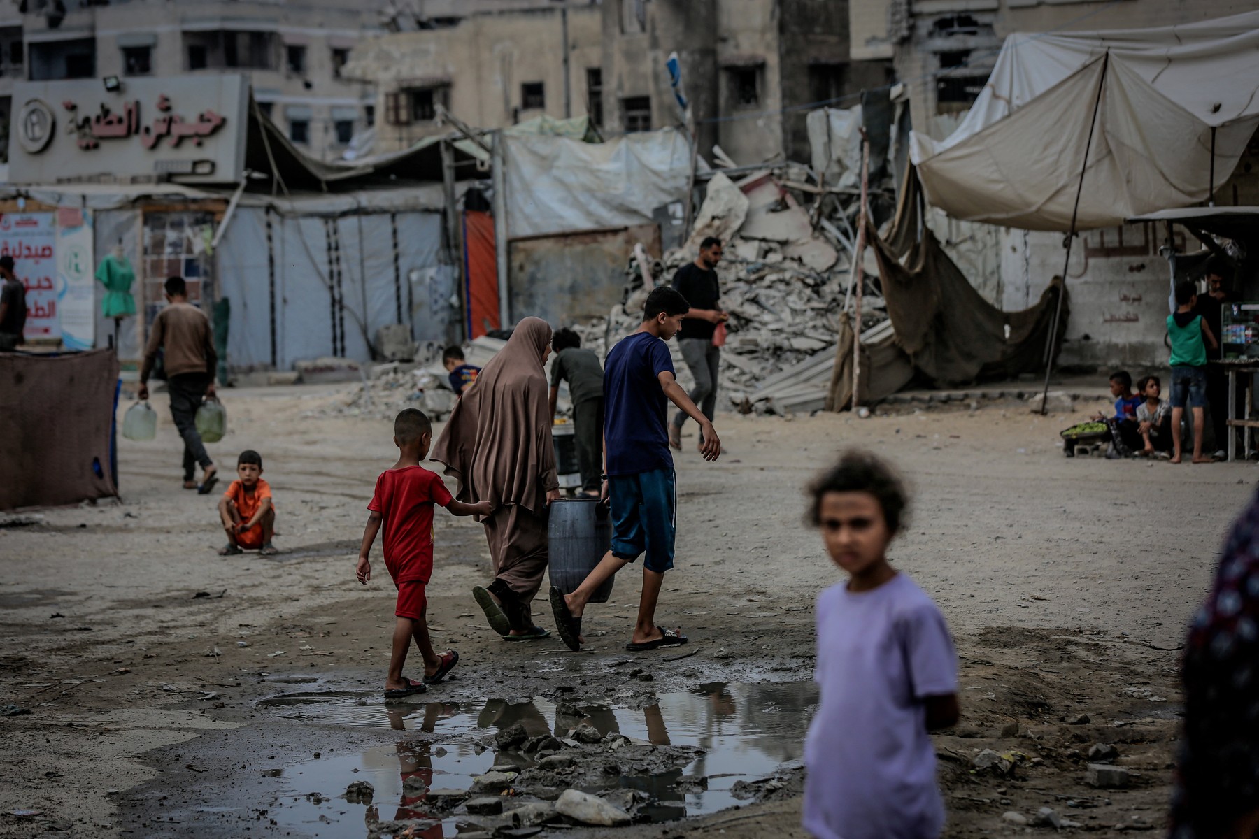 Daily life in Gaza under Israeli attacks