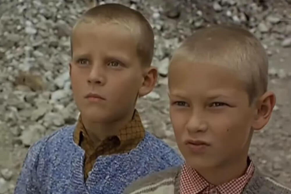 Lepa sela, lepo gore, dečaci Foto: Printscreen/YouTube/Lepa sela, lepo gore