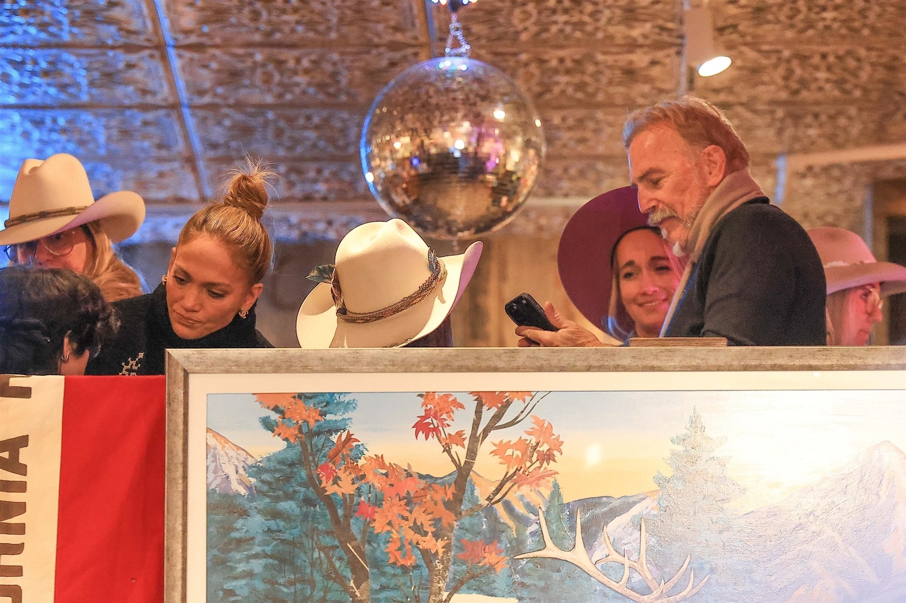 Jennifer Lopez and Kevin Costner spotted together at Kemo Sabe in Aspen