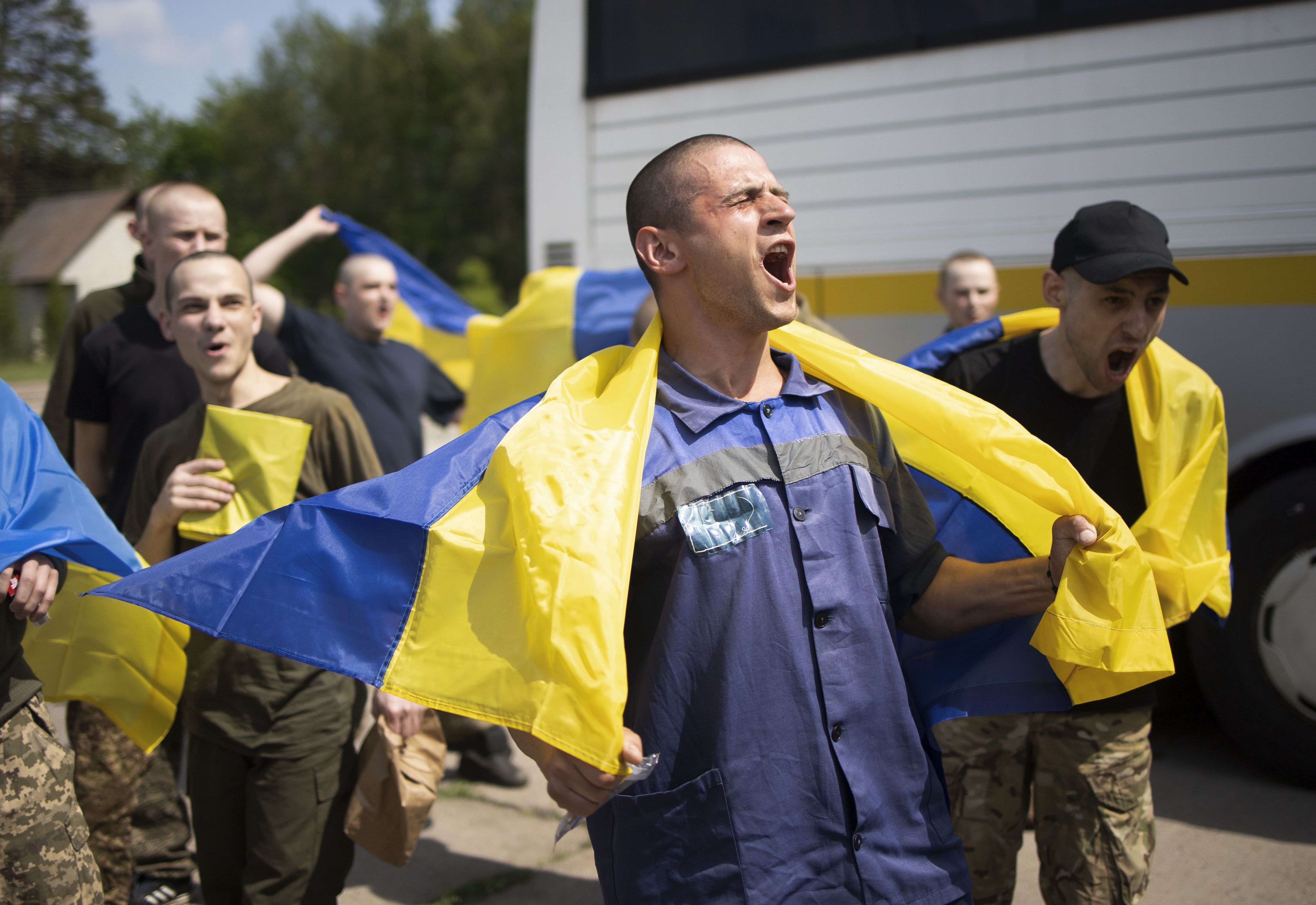 Russia and Ukraine exchange prisoners of war