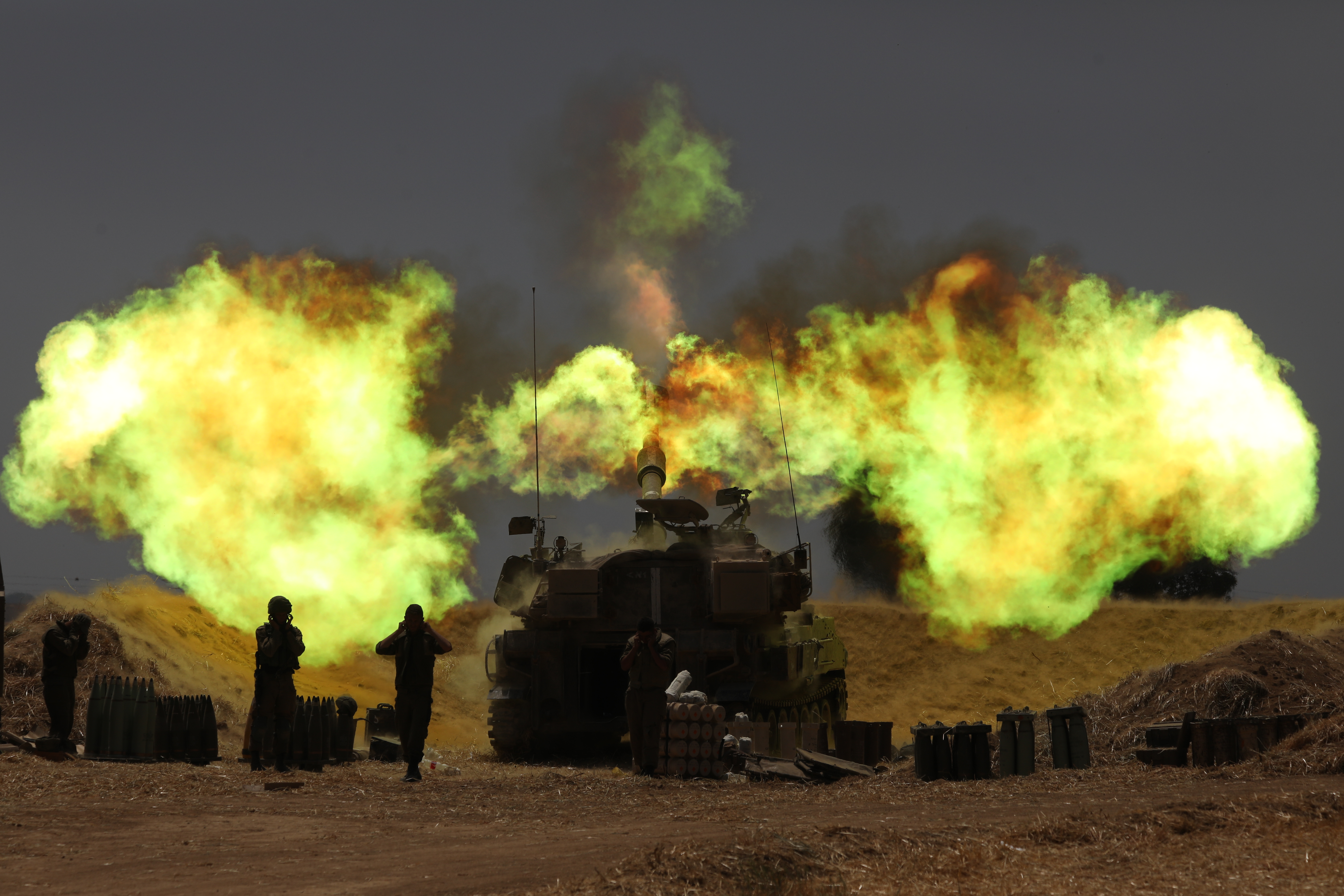 Israeli artillery at Gaza border