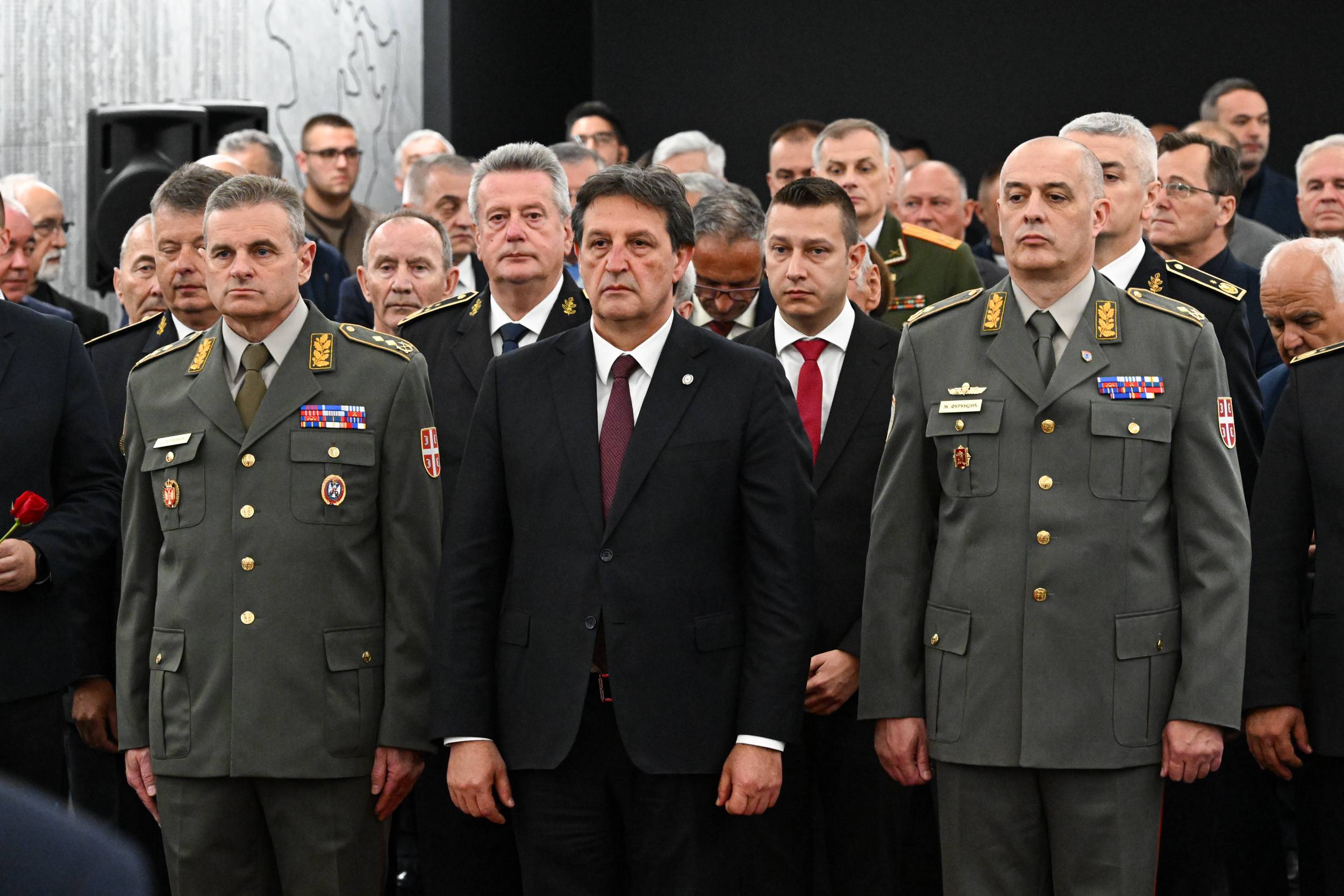 MINISTAR GASIC NA OBELEZAVANJU DANA VOJSKE REPUBLIKE SRPSKE