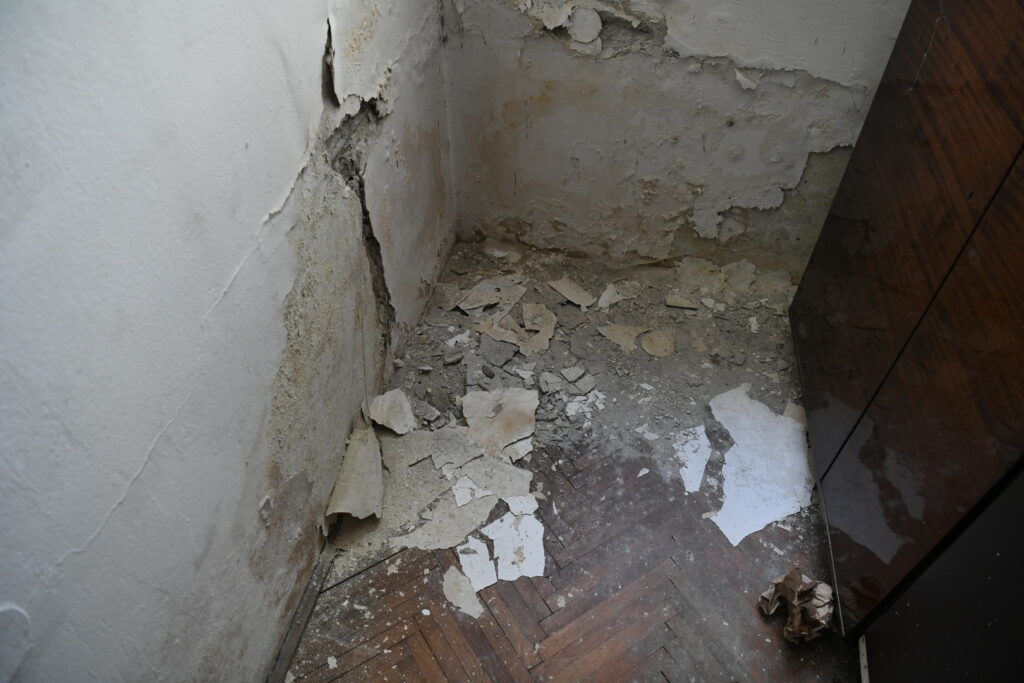 Beograd, 01.08.2024. Udruženje književnika Srbije, zgrada Udruženja književnika Srbije u Francuskoj 7, urušavanje zgrade, UKS, Klub književnika Foto: Amir Hamzagić/Nova.rs