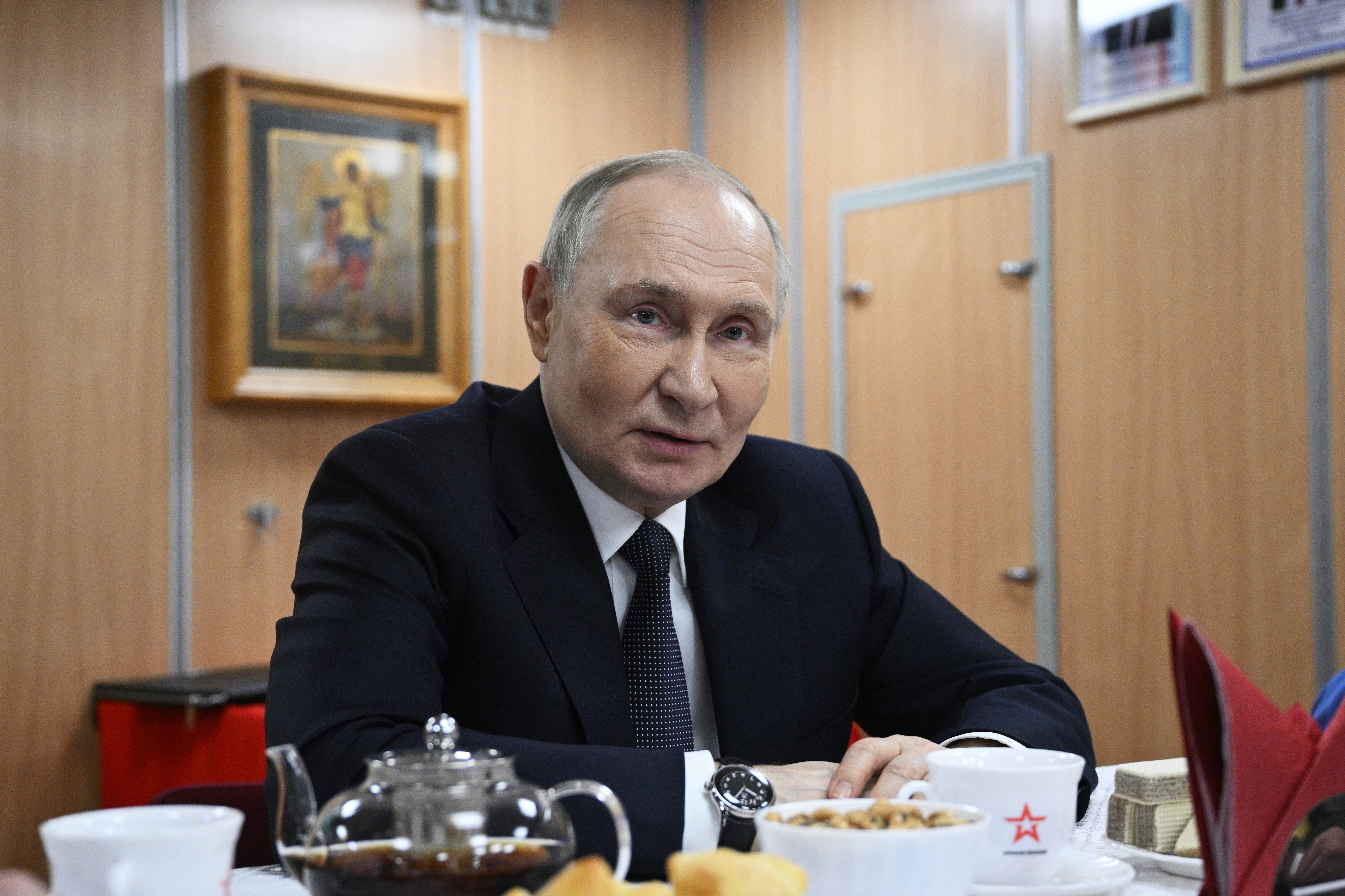epa11993736 Russian President Vladimir Putin visits the Project 885M (Yasen-M) nuclear-powered submarine Arkhangelsk, in Murmansk, Russia, 27 March 2025 (Issued 28 March 2025).  EPA-EFE/GAVRIIL GRIGOROV / POOL PICTURE MADE AVAILABLE TODAY
MANDATORY CREDIT