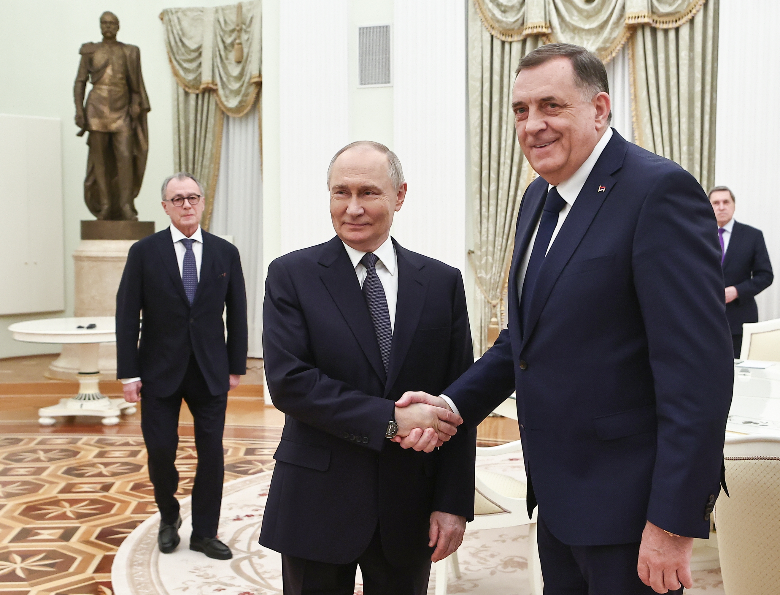 Bosnian Serb leader Dodik visits the Kremlin despite international arrest warrant