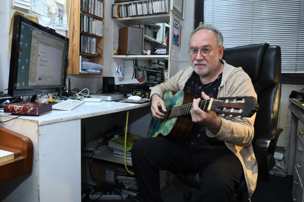 Beograd, 12.01.2021. Rastko Ćirić, profesor Fakulteta primenjenih umetnosti u Beogradu za predmete Ilustracija i Animacija, ilustrator Foto: Goran Srdanov/Nova.rs