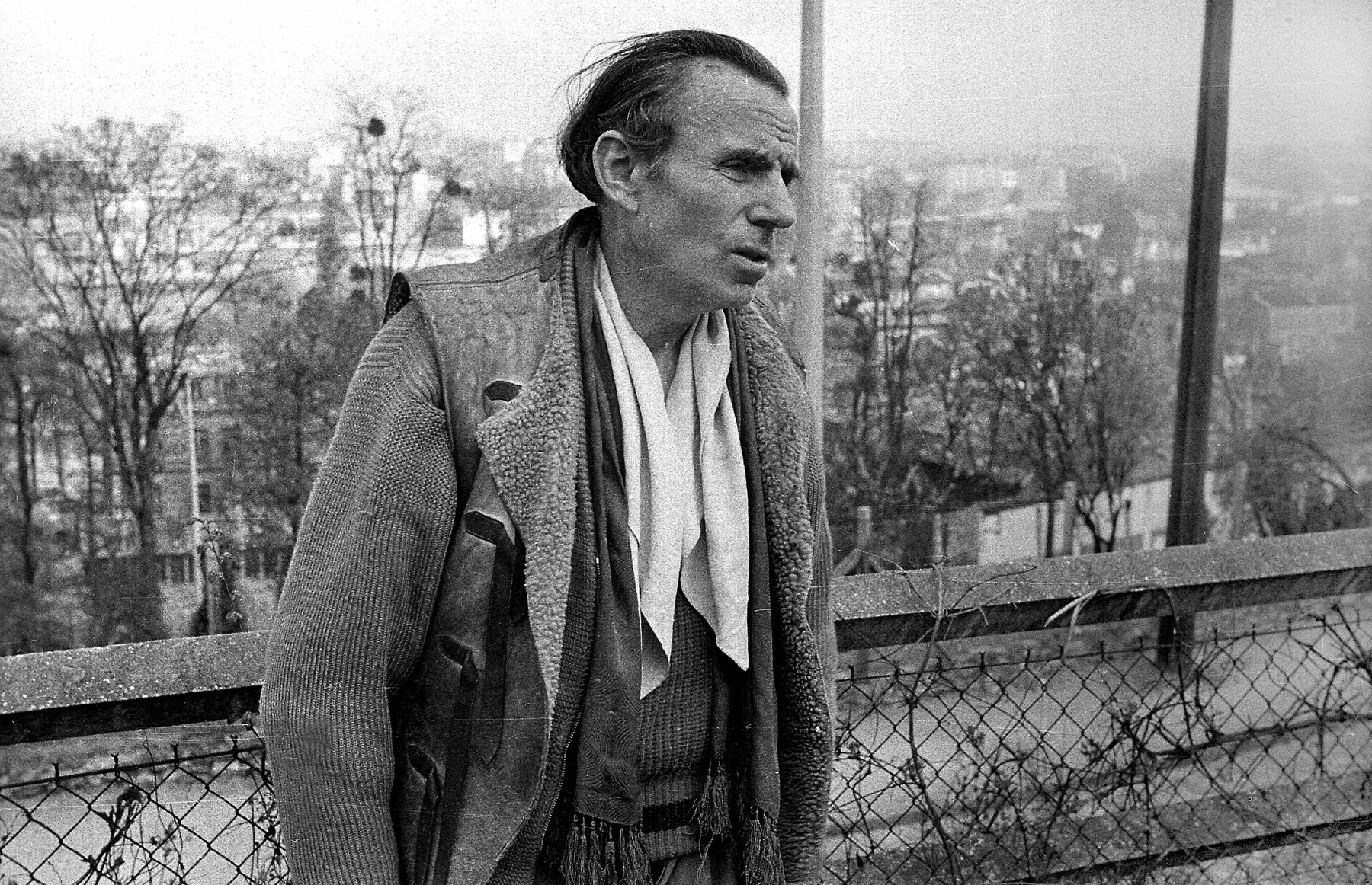 Louis-Ferdinand Céline (1894-1961), écrivain français, à Meudon. 1955.     LIP-5097-146,Image: 286579286, License: Rights-managed, Restrictions: , Model Release: no, Credit line: Roger-Viollet via AFP / Roger Viollet / Profimedia