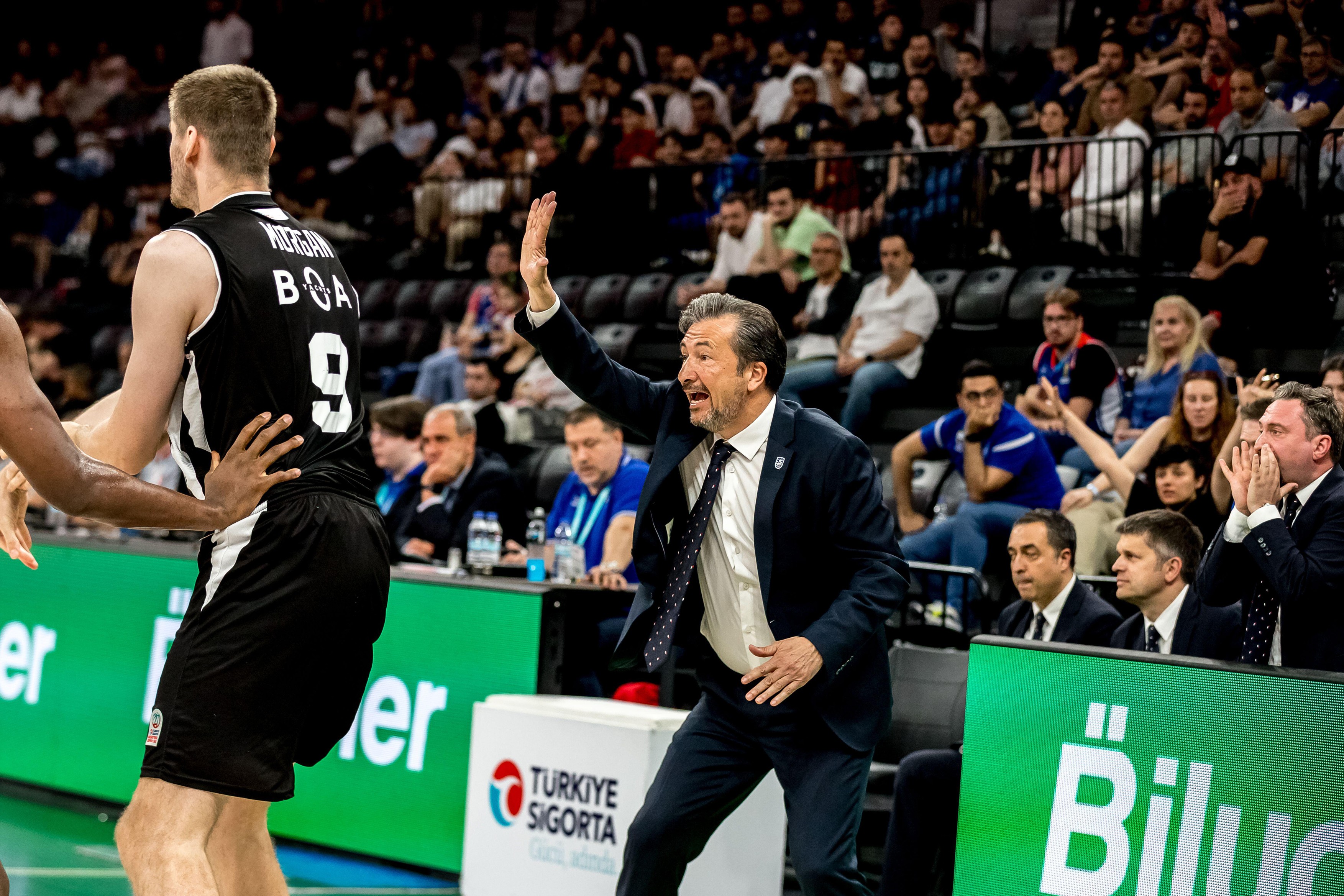ISTANBUL, TURKEY - May 24, 2025: LUCA BANCHI The Head Coach of Anadolu Efes in action  The Turkiye Sigorta Basketball Super League (BSL) Regular Season Round 28 match between Anadolu Efes and Besiktas Fibabanka at Basketball Development Center. Credit: ah
