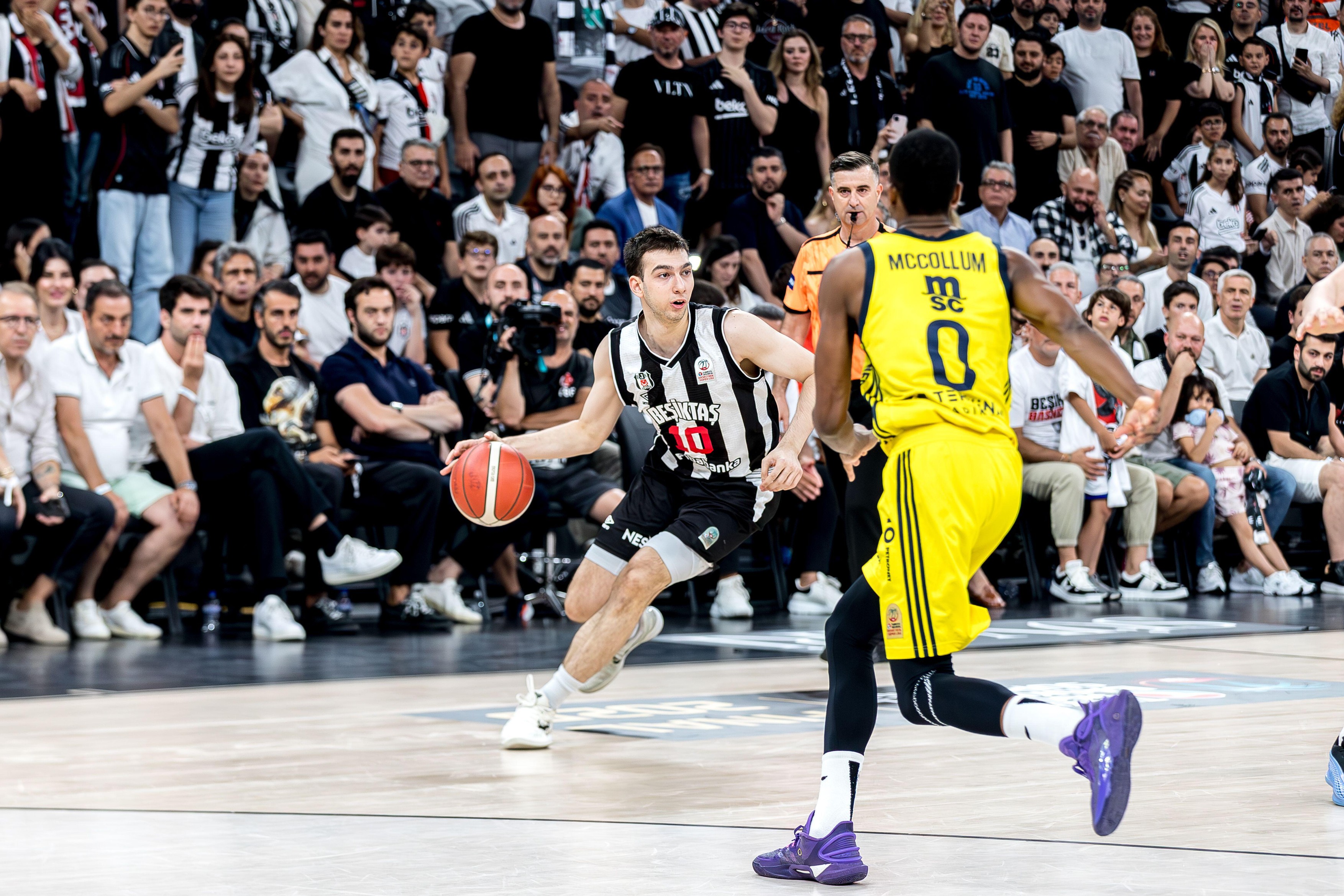 ISTANBUL, TURKEY - June 21 , 2025: Turkish Super League Playoff finals round 3 match between Besiktas Fibabanka and Fenerbahce Beko at Basketball Development Centre.Credit: ahmetozkanphotography/Alamy Live News