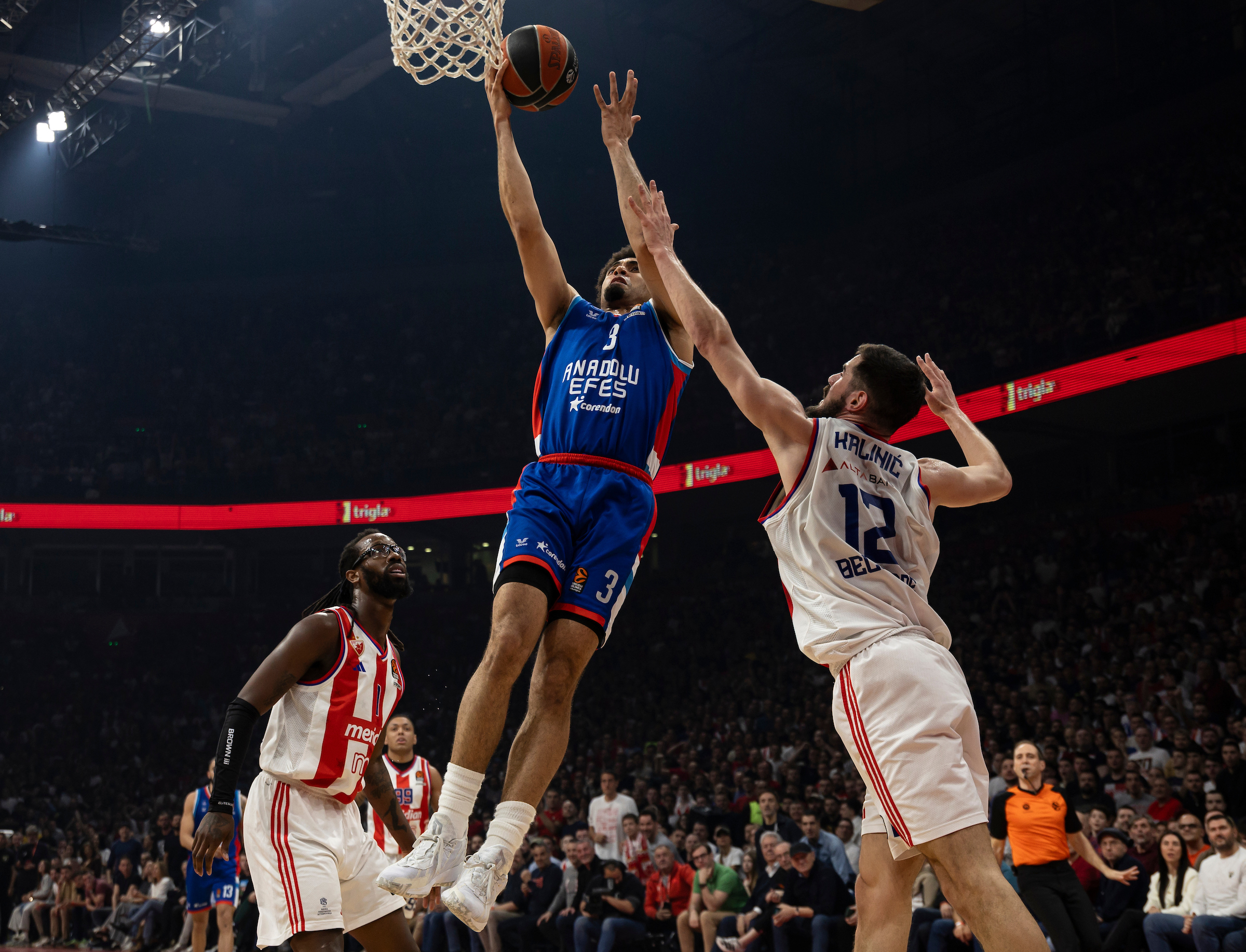 Crvena Zvezda Meridianbet Belgrade v Anadolu Efes - Turkish Airlines EuroLeague