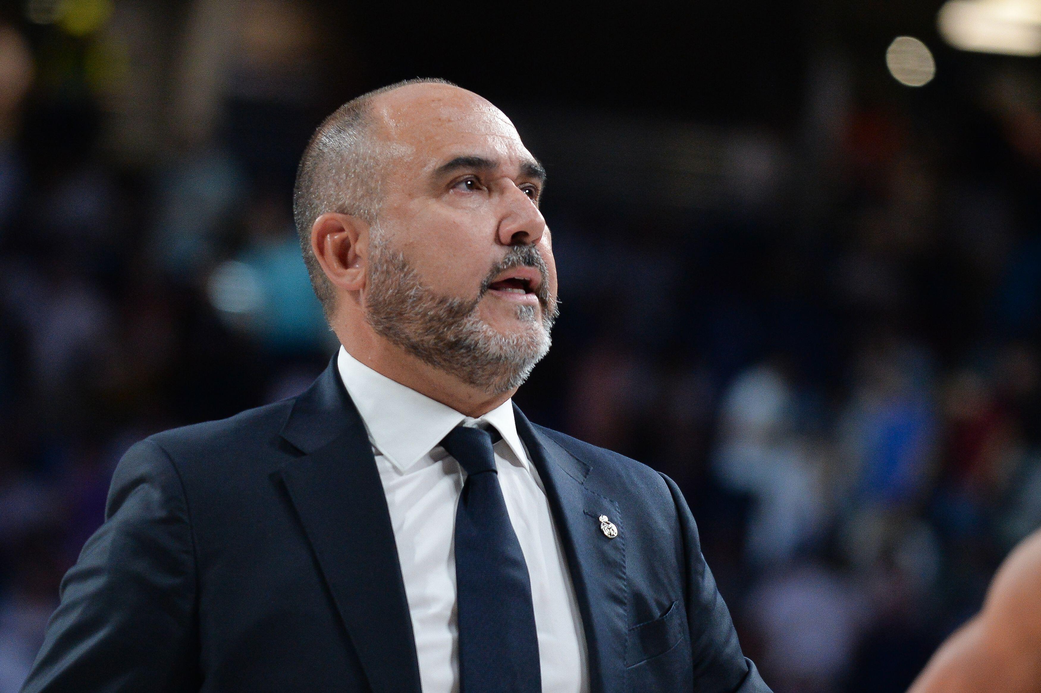 Madrid, Spain. 14th Jan, 2012. Chus Mateo, coach of Real Madrid is seen in action during the second leg of the Liga ACB semi-final between Real Madrid and Unicaja at the Movistar Arena. Final Score: Real Madrid 90 - Unicaja 75 Credit: SOPA Images Limited/