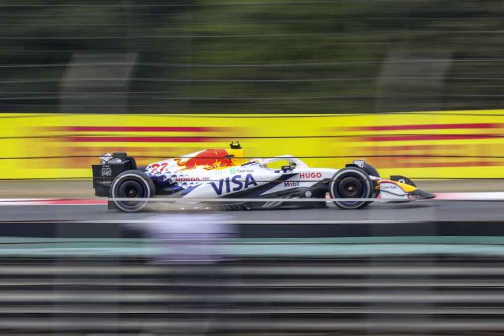 epa11982540 RB driver Yuki Tsunoda of Japan in action during the 2025 Formula 1 Chinese Grand Prix at the Shanghai International Circuit in Shanghai, China, 23 March 2025.  EPA-EFE/WU HAO