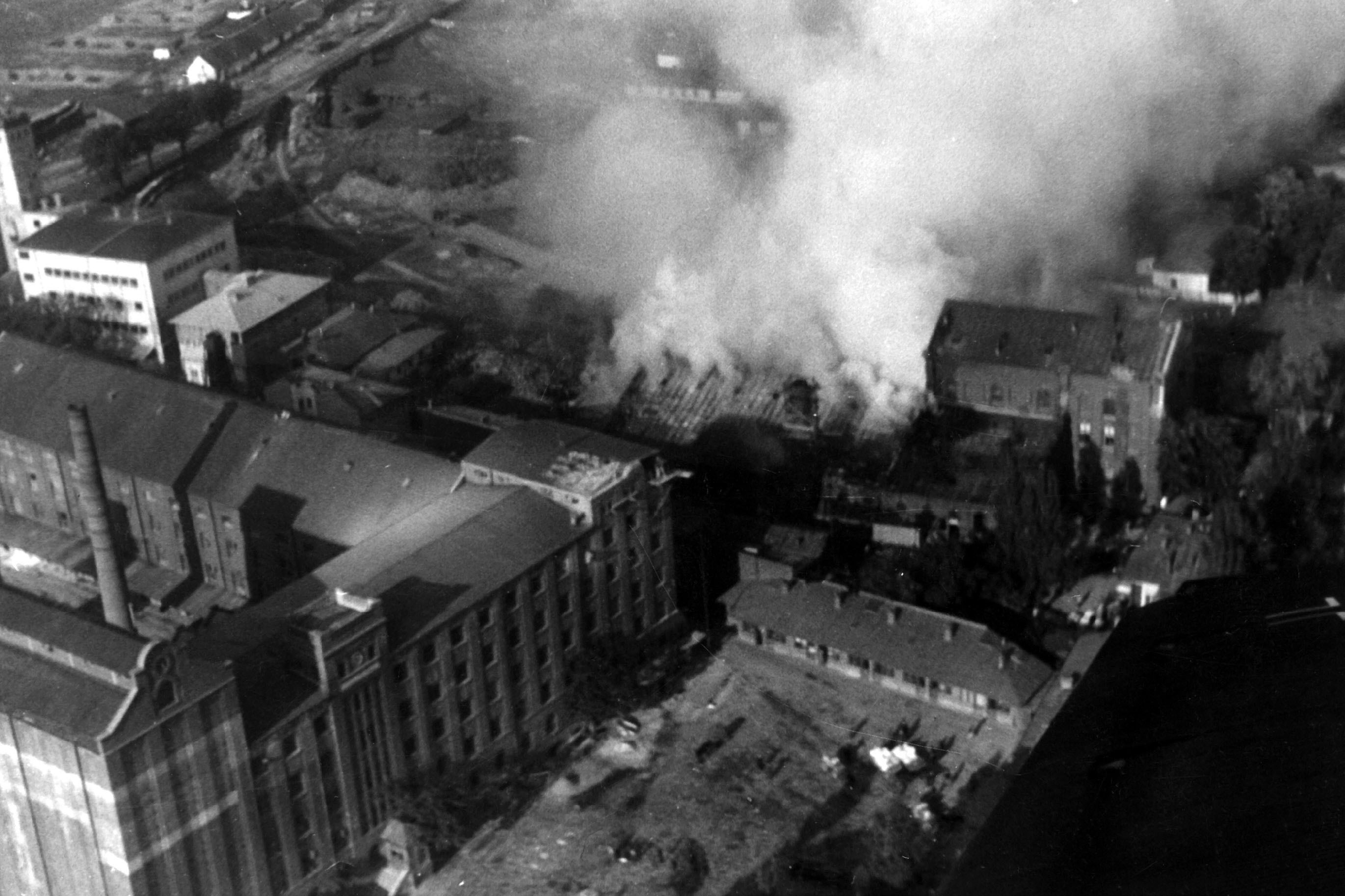 Bombardovanje Beograda 6.aprila 1941. Additional-Rights-Clearances-NA,Image: 48993220, License: Rights-managed, Restrictions: , Model Release: no, Credit line: INTERFOTO / History, INTERFOTO / Alamy / Profimedia