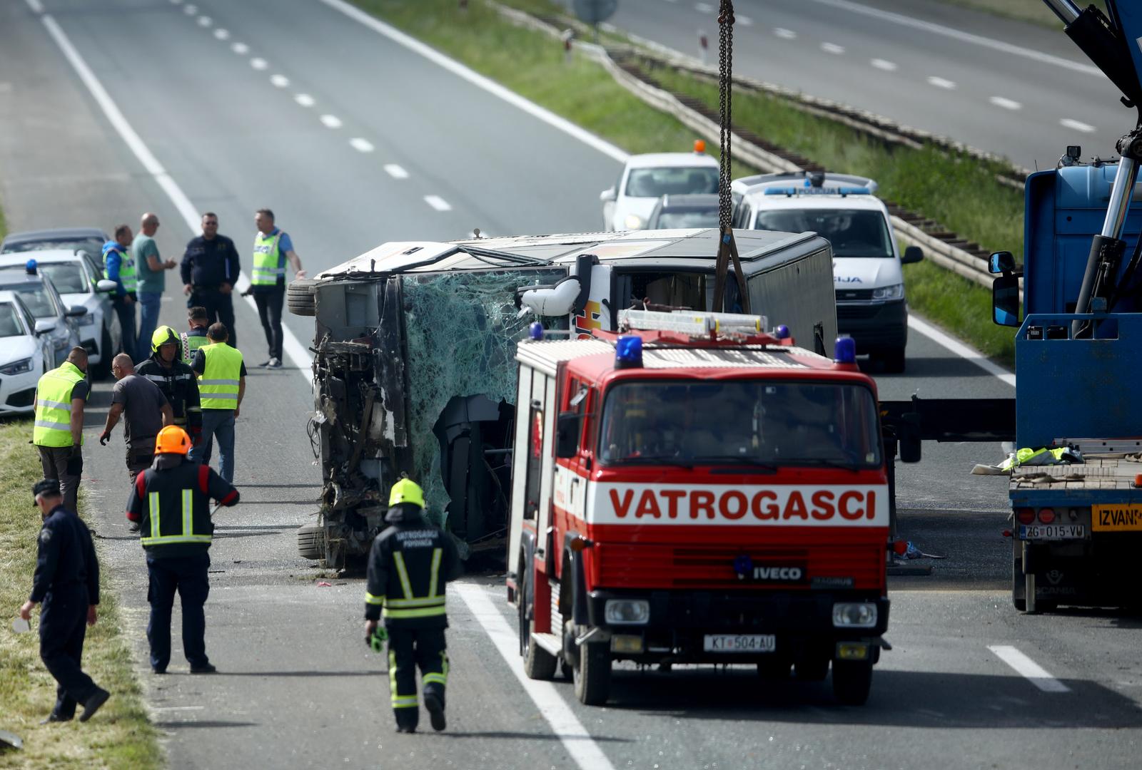 04.05.2025., Popovaca - Prometna nesrece u kojoj je sudjelovao autobus i osobni automobil. U nesreci su dvije osobe poginule te ih je nekoliko ozlijedjeno. Photo: Emica Elvedji/PIXSELL