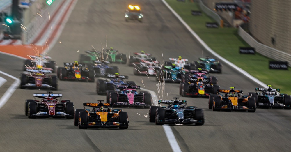 epa12029906 McLaren driver Oscar Piastri of Australia (2L) leads the pack in the start during the Formula One Bahrain Grand Prix in Sakhir, Bahrain, 13 April 2025.  EPA-EFE/ALI HAIDER