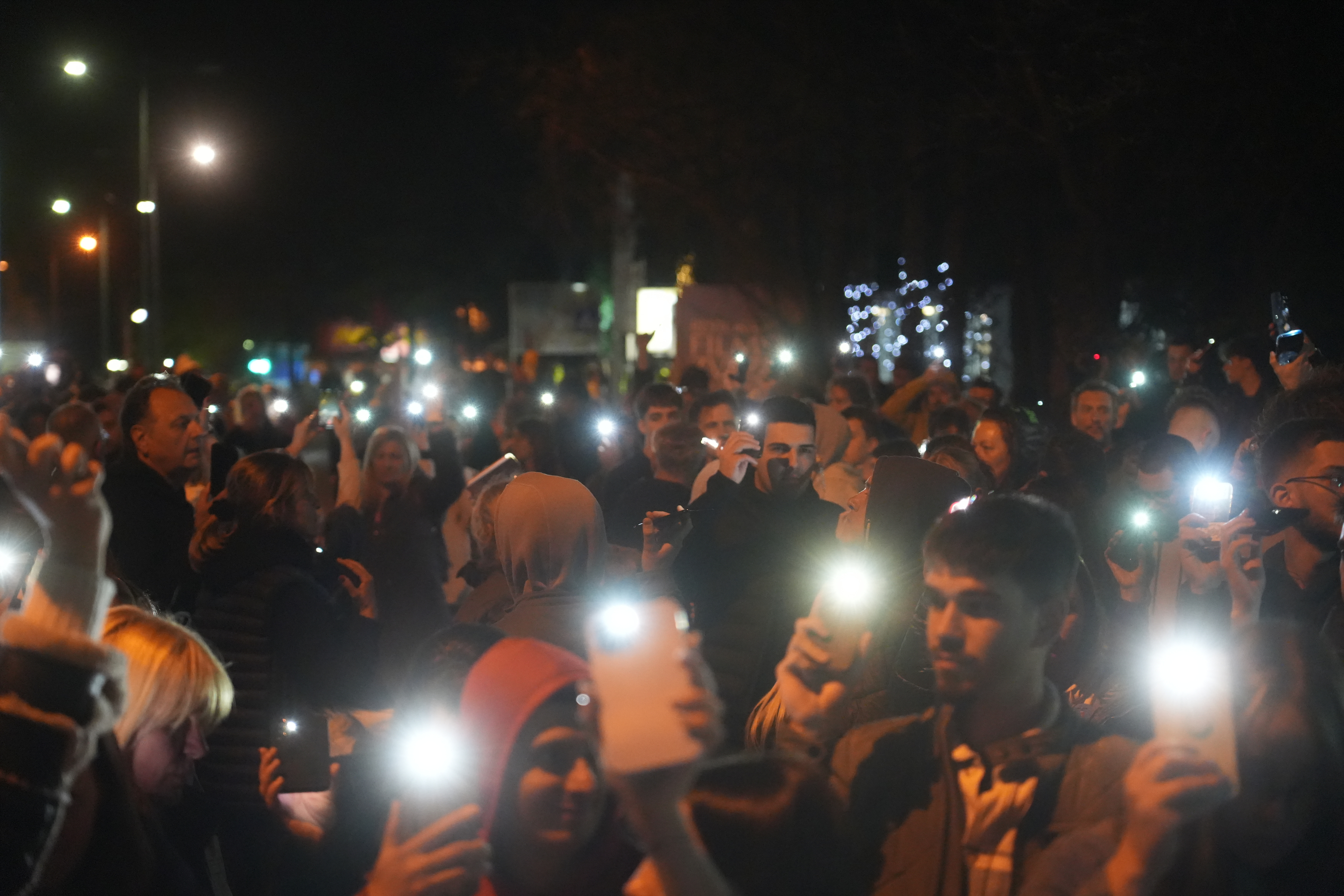 Sudden action of students - blockade of the Radio Television of Serbia building in Kosutnjak.Iznenadna akcija studenata - blokada zgrade Radio-televizije Srbije na Kosutnjaku.