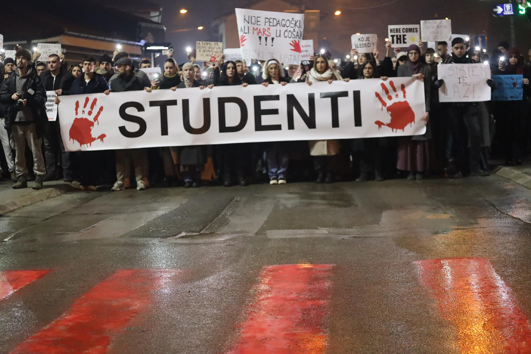Mesto: Novi Pazar
Datum: Fri Jan 24 20:51:49 CET 2025
Dogadjaj: DRUŠTVO - protest studenata u Novom Pazaru
Fotoreporter: Senad Župljanin
Izvor: FoNet