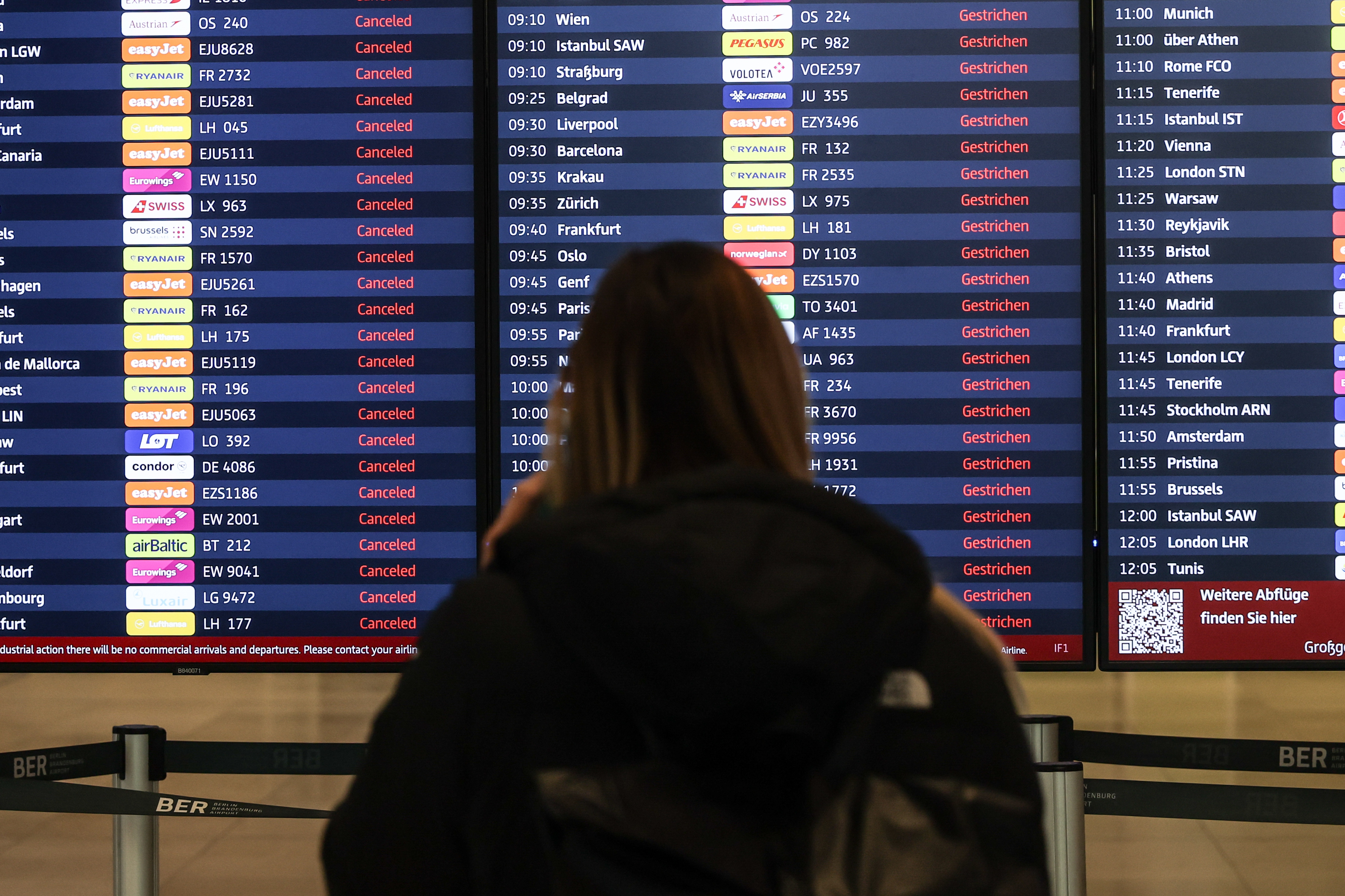 The trade union ver.di calls on employees at 11 German airports to go on warning strike
