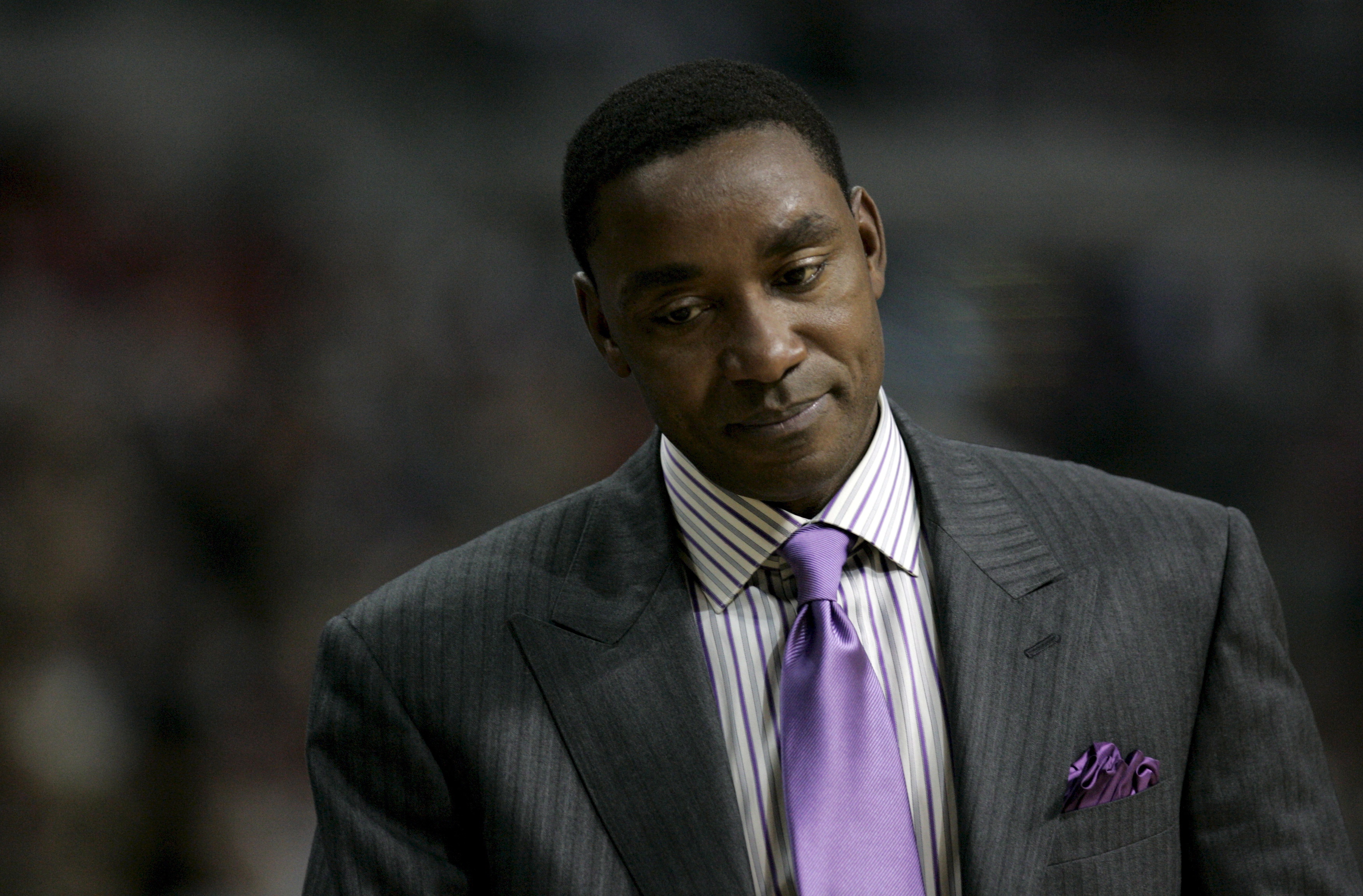epa01179497 New York Knicks head coach Isiah Thomas dyring the third quarter of their NBA basketball match against the Detroit Pistons at the Palace of Auburn Hills, Michigan, USA on 21 November 2007.  EPA/JEFF KOWALSKY