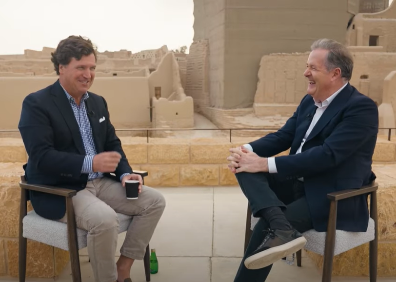 Taker Karlson i Pirs Morgan