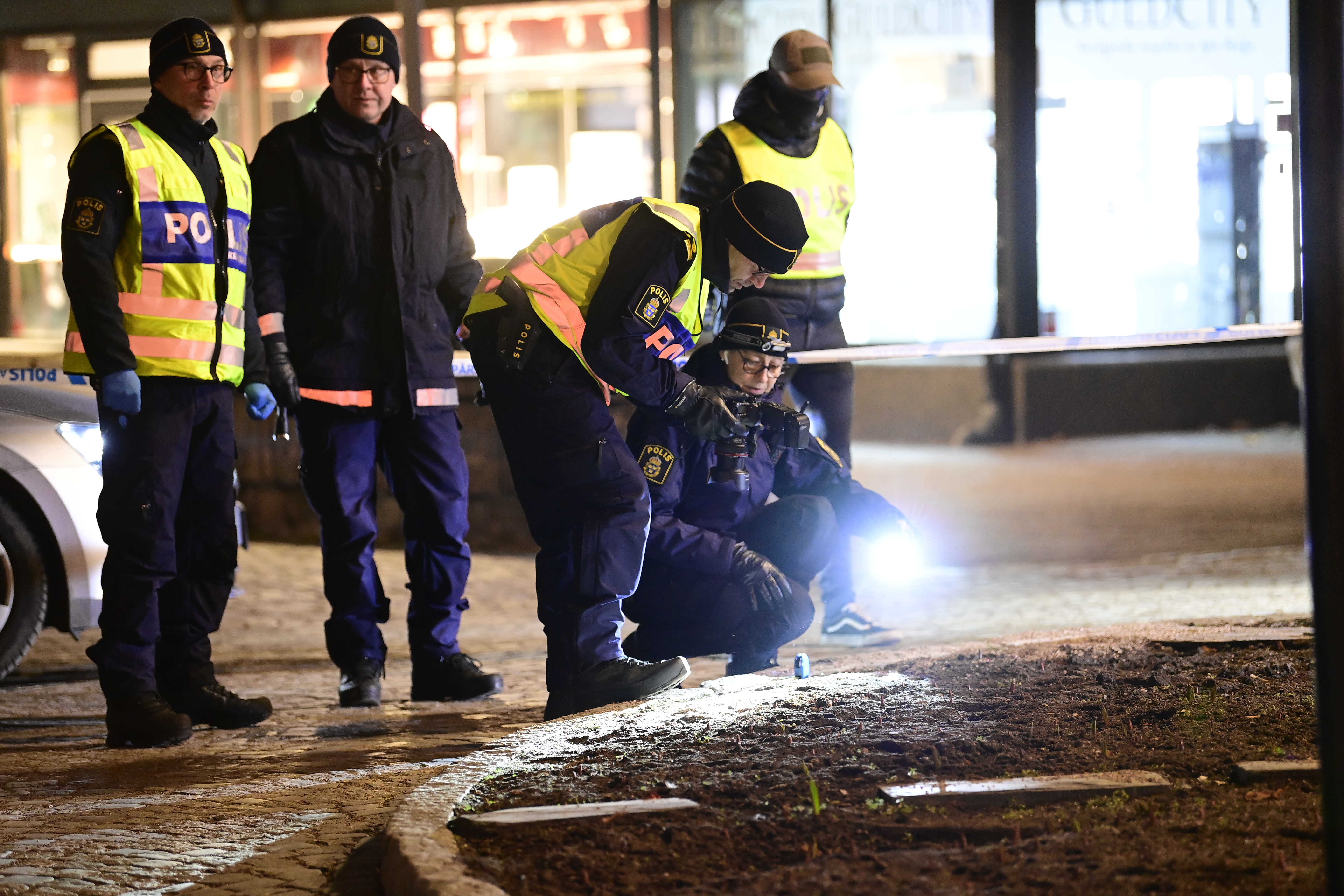 Eight injured in a suspected terror attack in southern Sweden svedska napad policija