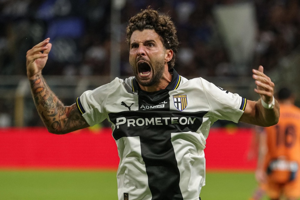 epa12337888 Parma’s Patrick Cutrone celebrates after scoring the 1-1 goal during the Italian soccer Serie A match between Parma Calcio vs Atalanta BC in Parma, Italy, 30 August 2025.  EPA/LORENZO CATTANI