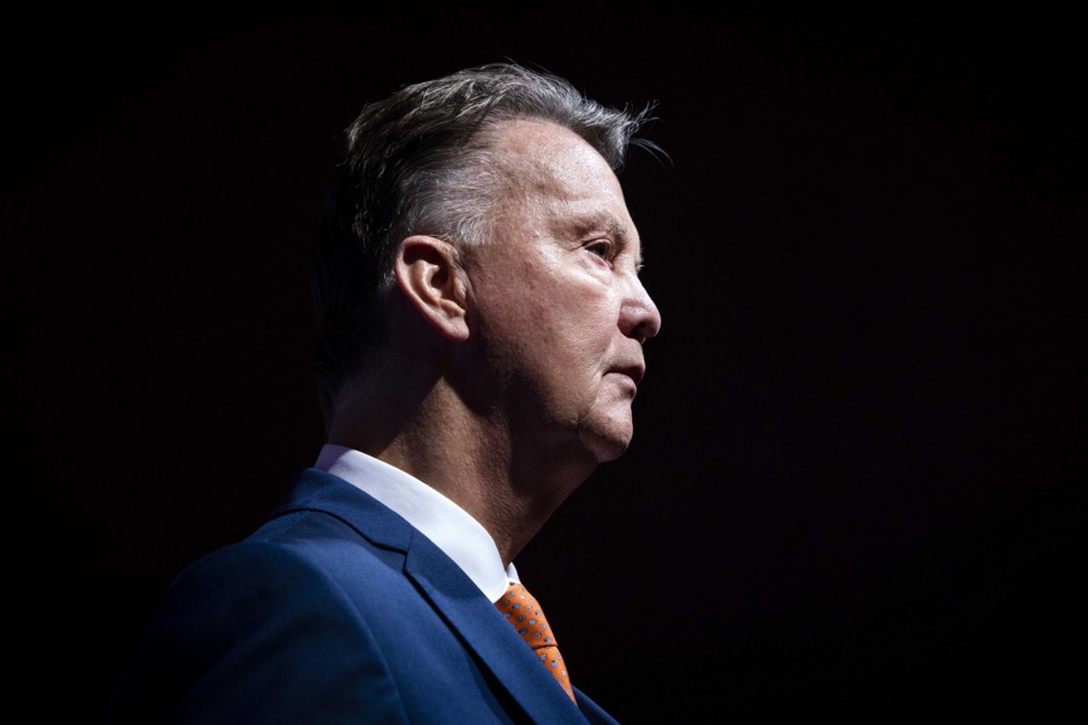 Louis van Gaal receives Eredivisie Oeuvre Award
