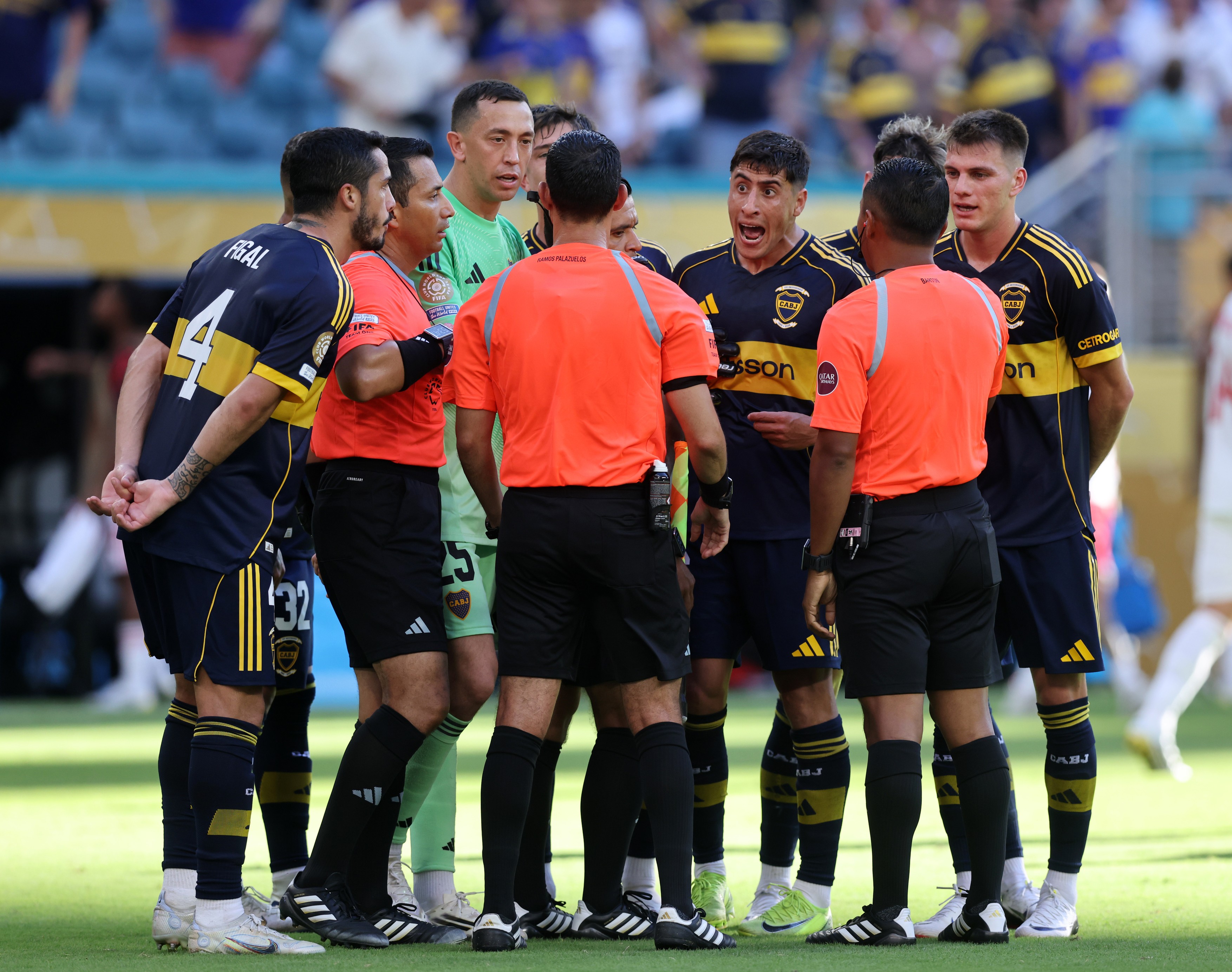 CA Boca Juniors V SL Benfica - FIFA Club World Cup - Hard Rock Stadium