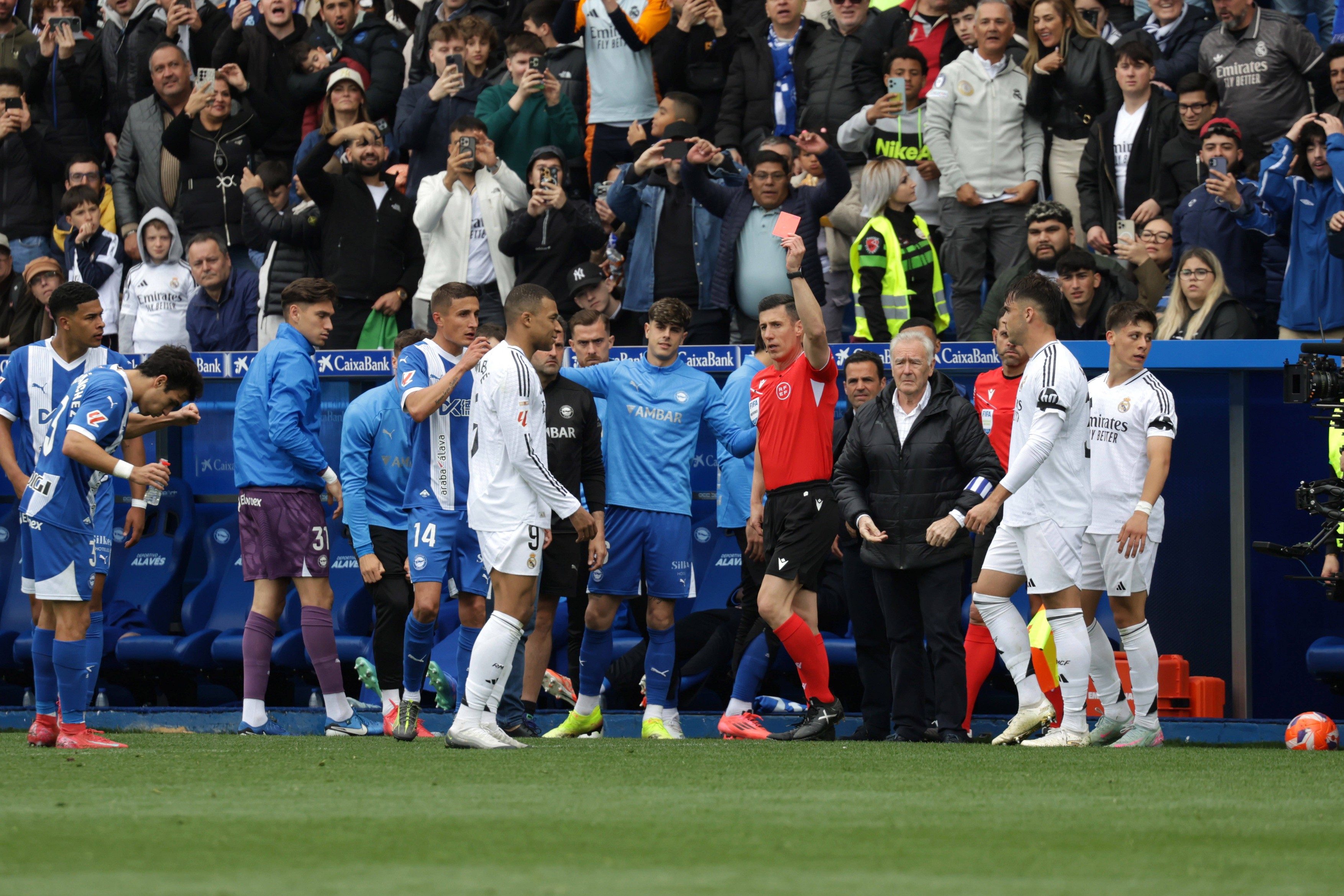 Spain - Deportivo Alaves vs Real Madrid CF - 13/04/2025