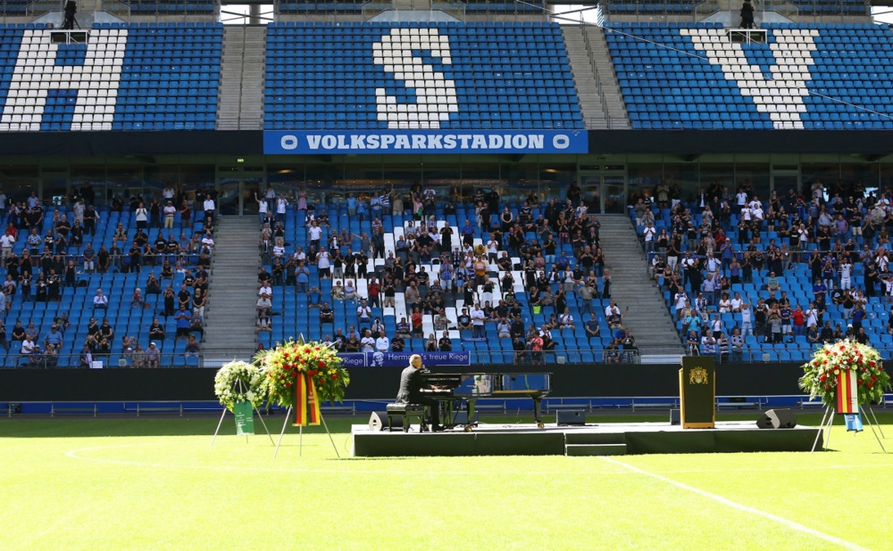 Memorial service in honour of former HSV soccer player Uwe Seeler in Hamburg