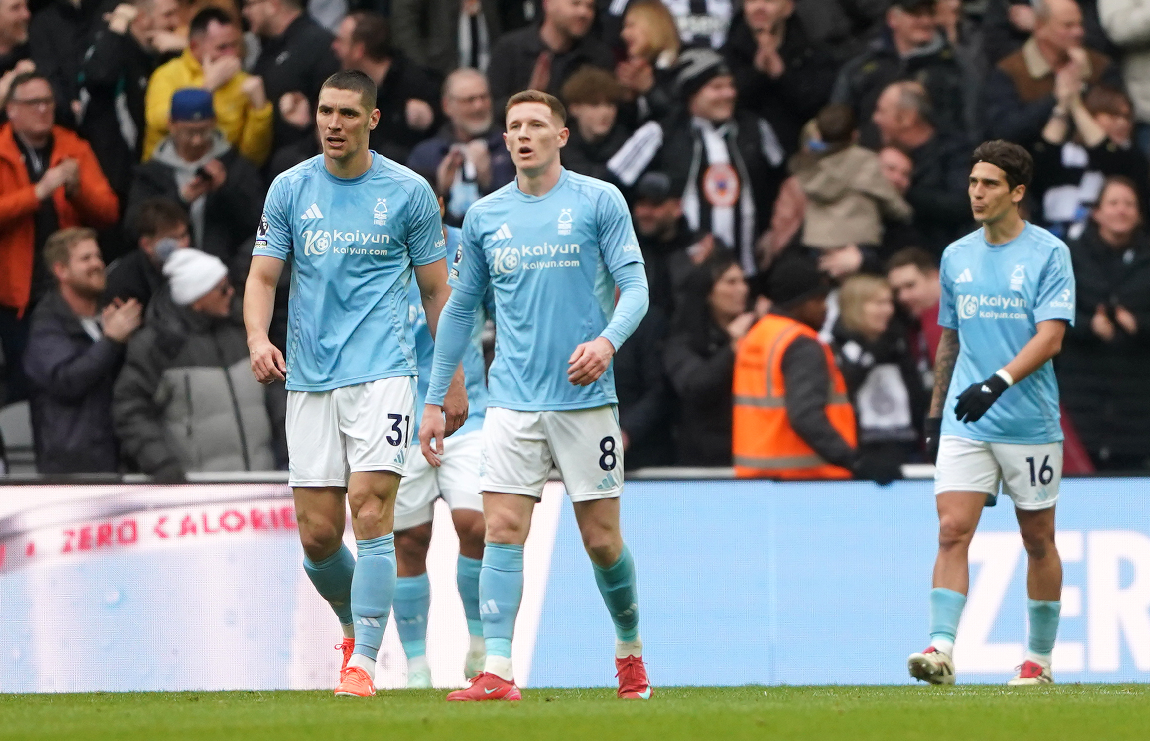 Newcastle United v Nottingham Forest - Premier League - St James' Park