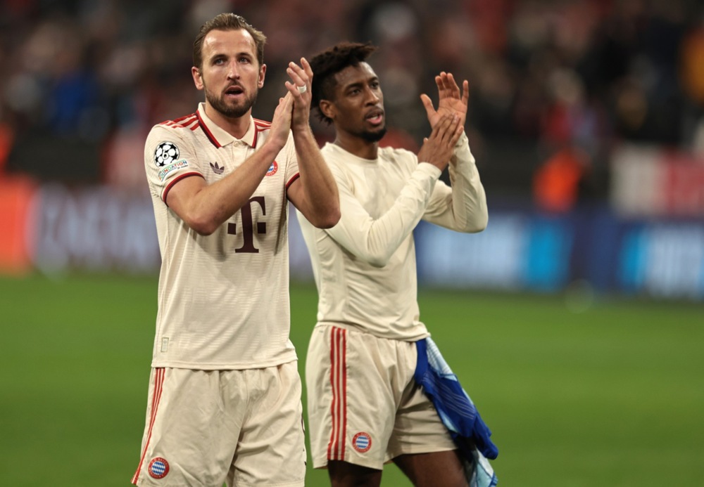epa11862386 Bayern's Harry Kane (L) and Kingsley Coman (R) celebrate after the UEFA Champions League match between Bayern Munich and Slovan Bratislava, in Munich, Germany, 29 January 2025.  EPA-EFE/LEONHARD SIMON