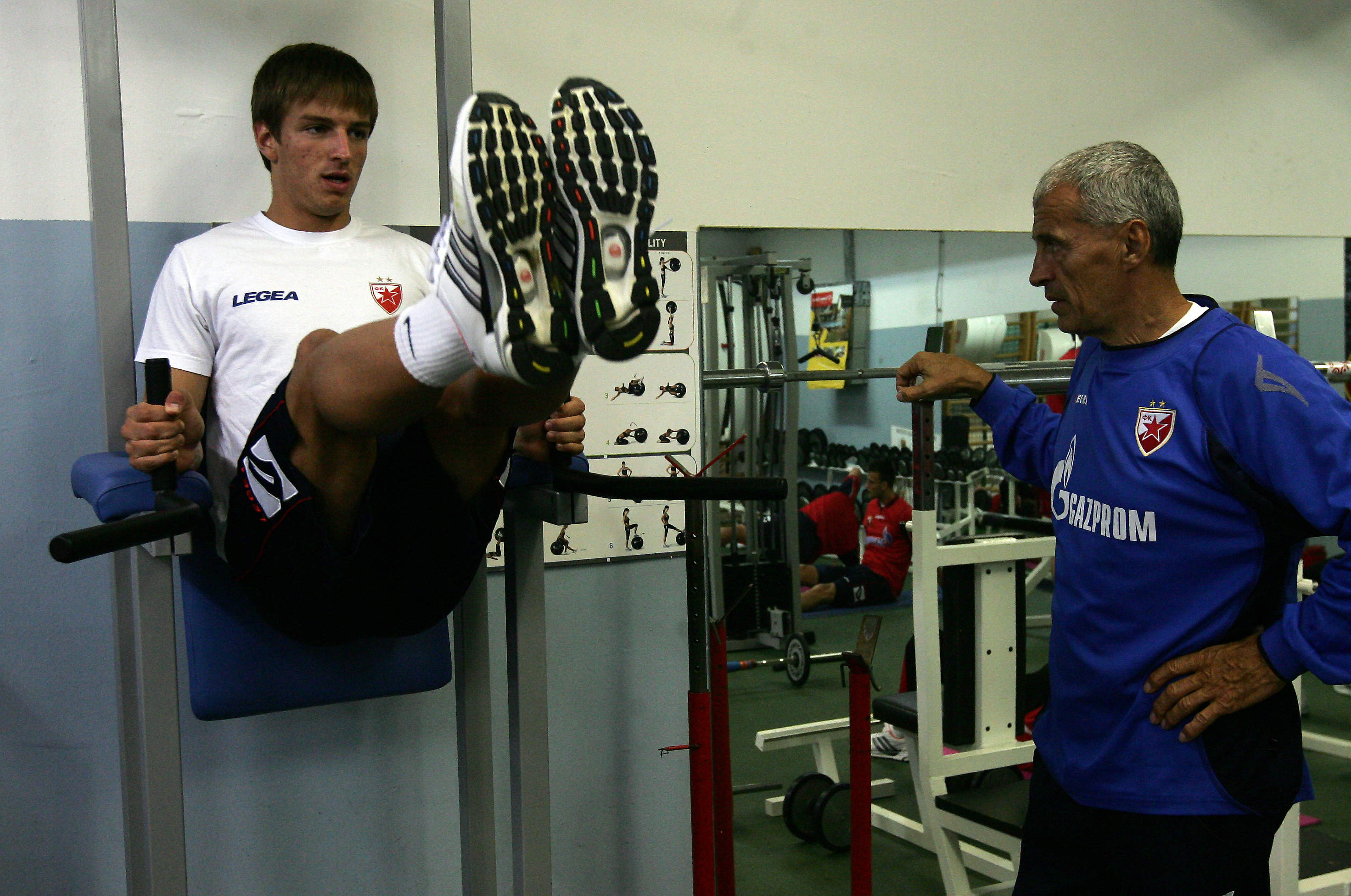 CRVENA ZVEZDA-PRIPEME-ROGLA