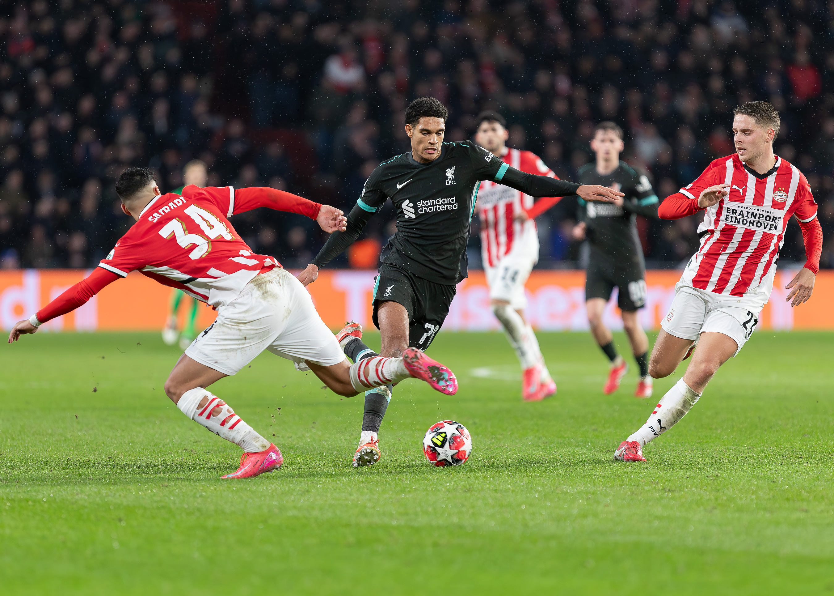PSV Eindhoven v Liverpool - UEFA Champions League - Philips Stadion