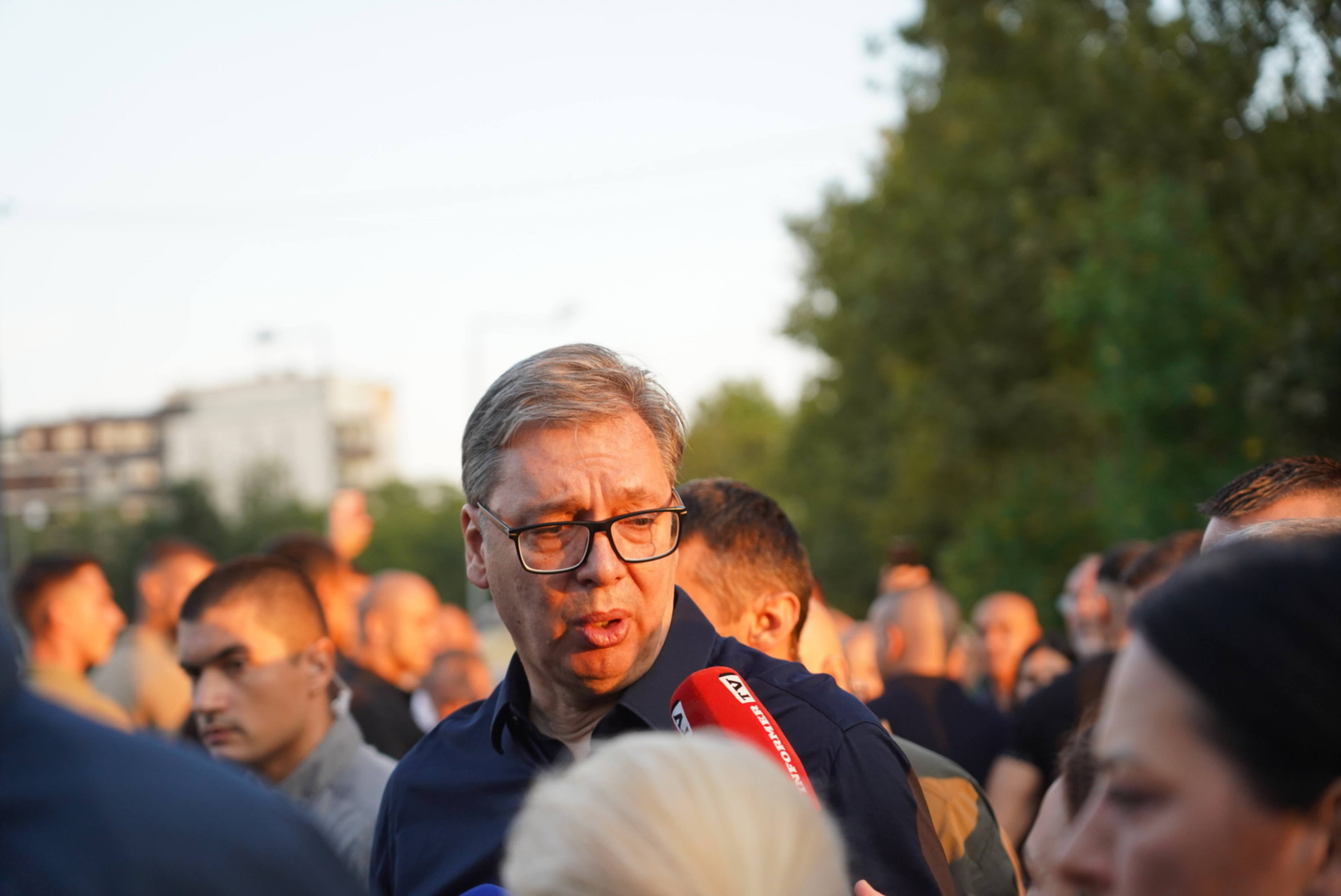 The Center for Democratic Stability in Belgrade organized the "Citizens against blockades" rally in Vozdovac, where citizens gathered on Save Maskovica Street near Lidl.