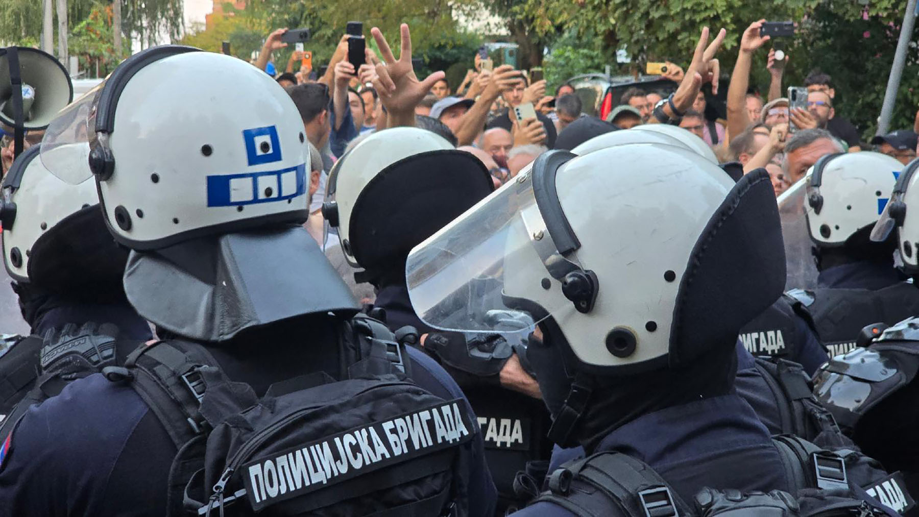 Mesto: Beograd
Datum: Sat Sep 13 19:24:42 CEST 2025
Dogadjaj: DRUŠTVO/POLITIKA - Policija je zaustavila protestnu šetnju članova zborova građana i studenata na Voždovcu
Fotoreporter: Marko Dragoslavić
Izvor: FoNet