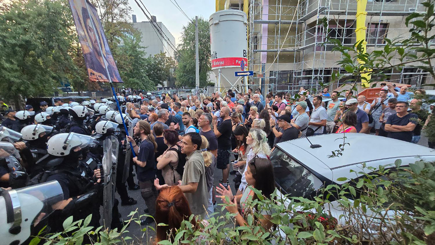 Mesto: Beograd
Datum: Sat Sep 13 19:29:01 CEST 2025
Dogadjaj: DRUŠTVO/POLITIKA - Policija je zaustavila protestnu šetnju članova zborova građana i studenata na Voždovcu
Fotoreporter: Marko Dragoslavić
Izvor: FoNet