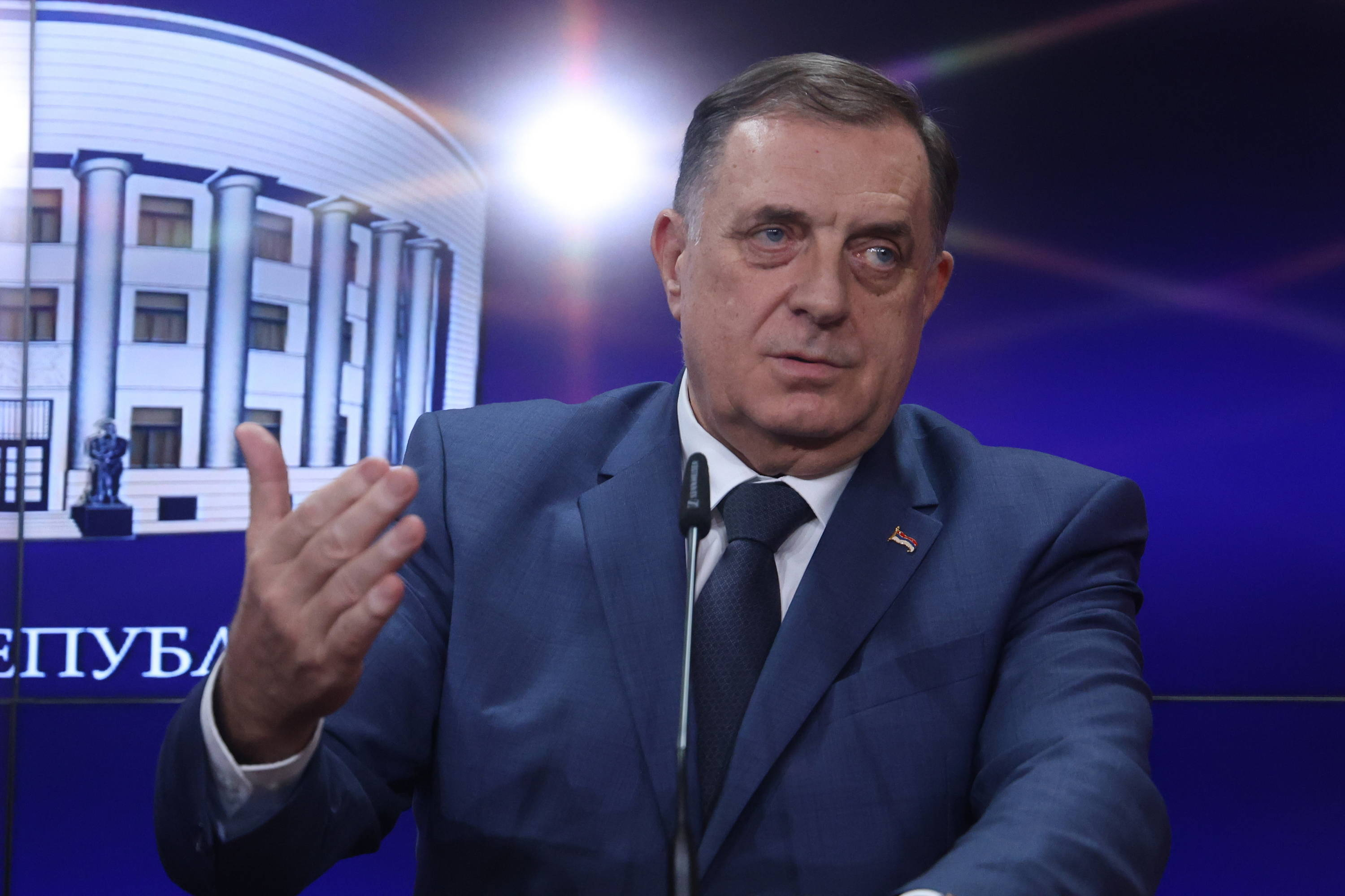 The press conference of the President of the Republic of Srpska Milorad Dodik and the President of the Republic of Serbia Aleksandar Vucic was held at the Palace of the Republic in Banja Luka.