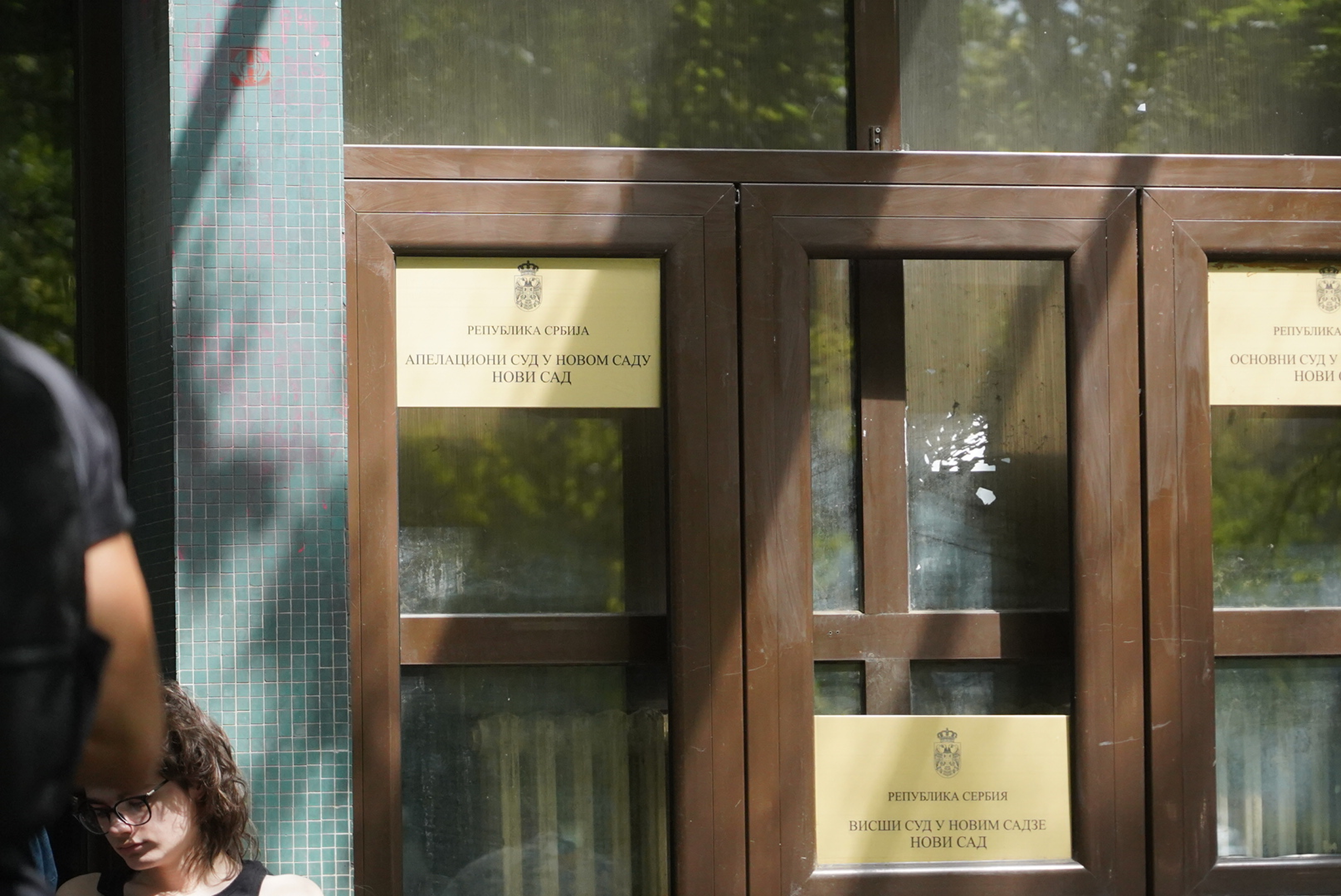 Students in the blockade of Novi Sad faculties organized a rally called "Red Card" in front of the Basic Court building in Novi Sad, and according to them, rallies will be organized every day, until all political prisoners are released.