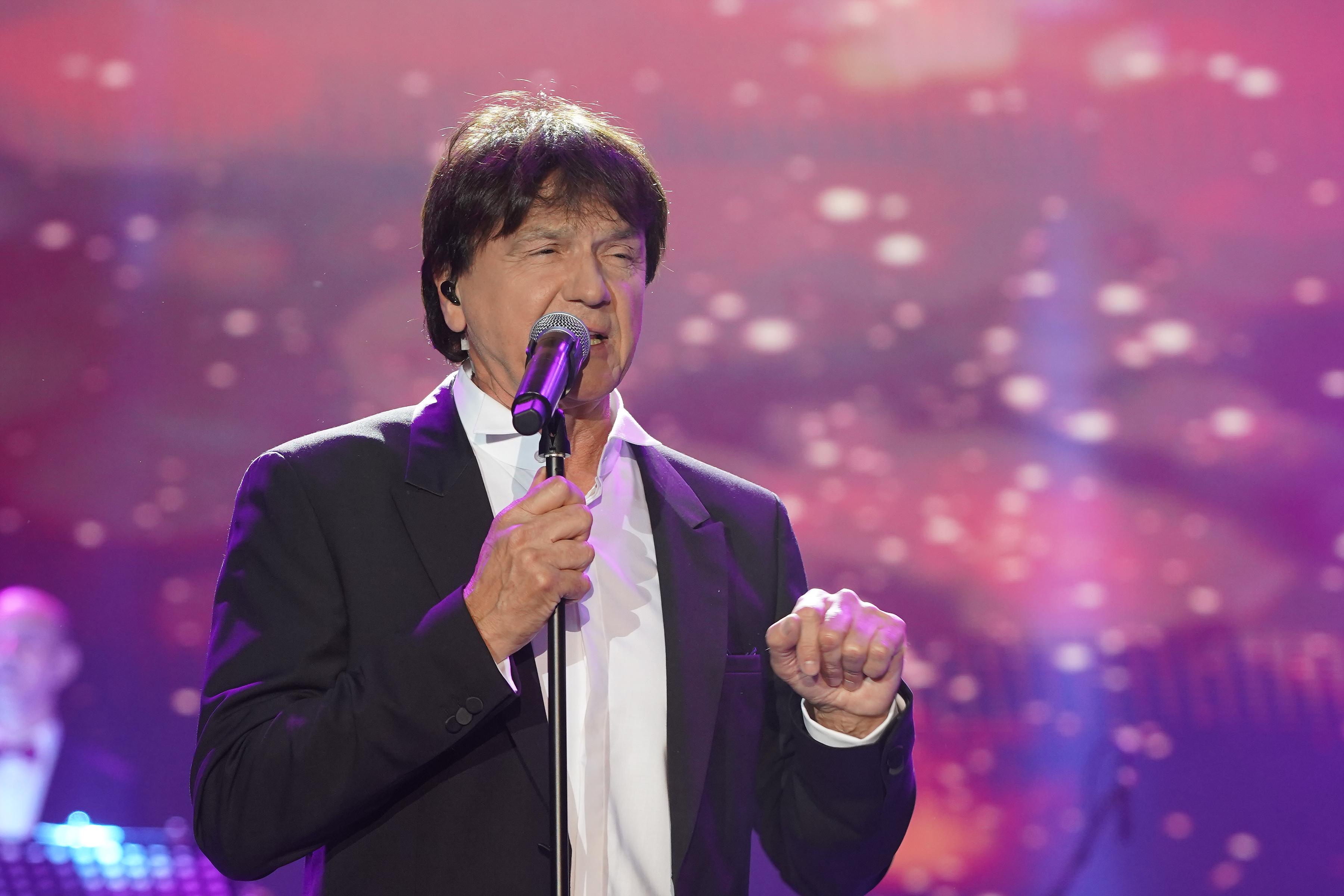 On the fourth, final evening of the second international music festival, Banja Luka Fest, the audience enjoyed a concert by Zdravko Colic and the Philharmonic Orchestra on the big stage of the fortress Kastel Banja Luka.