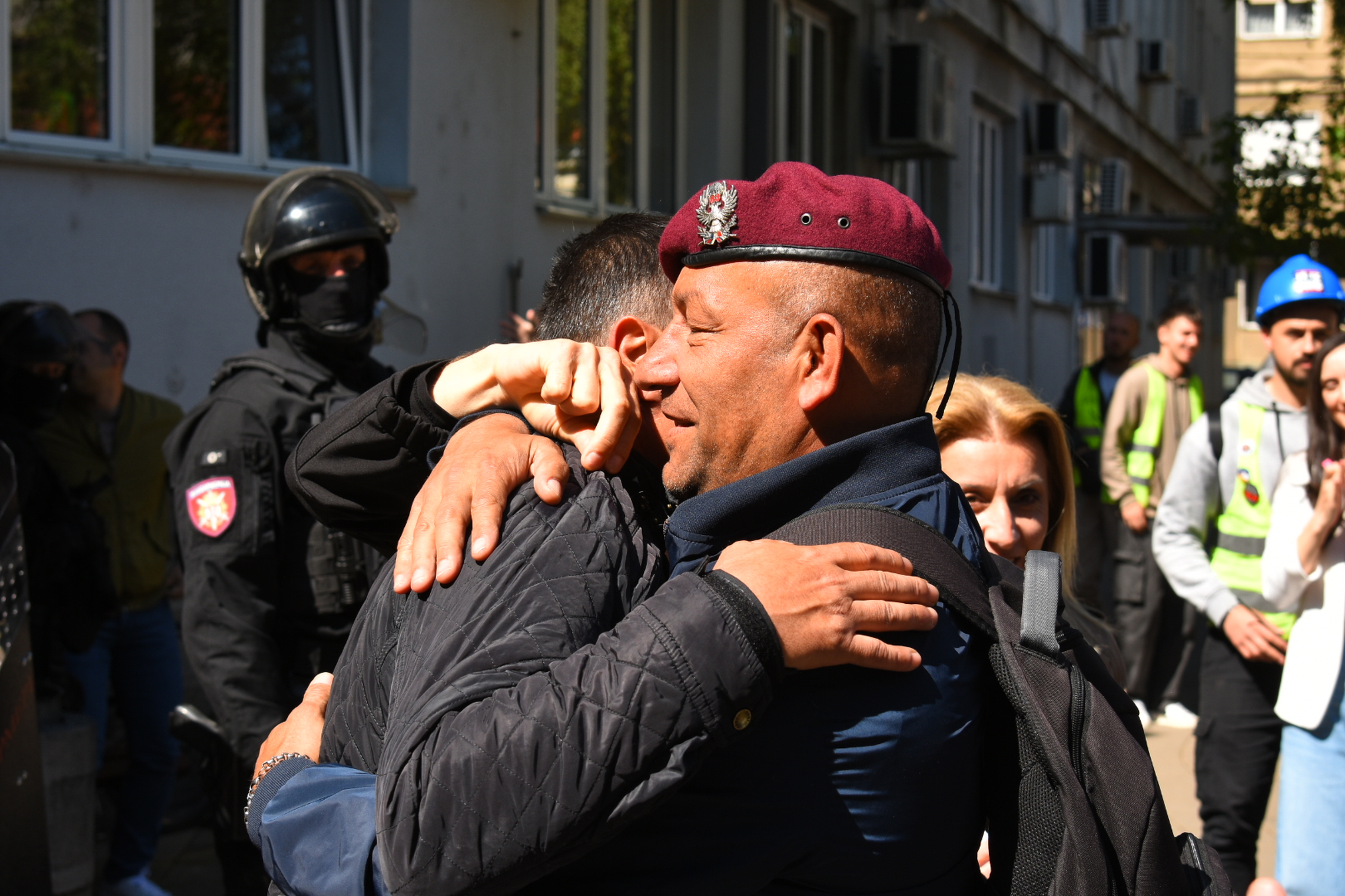 Miodrag Krstic, a war veteran who was arrested while participating in the blockade of the Basic Court in Nis, has left the Police Department.