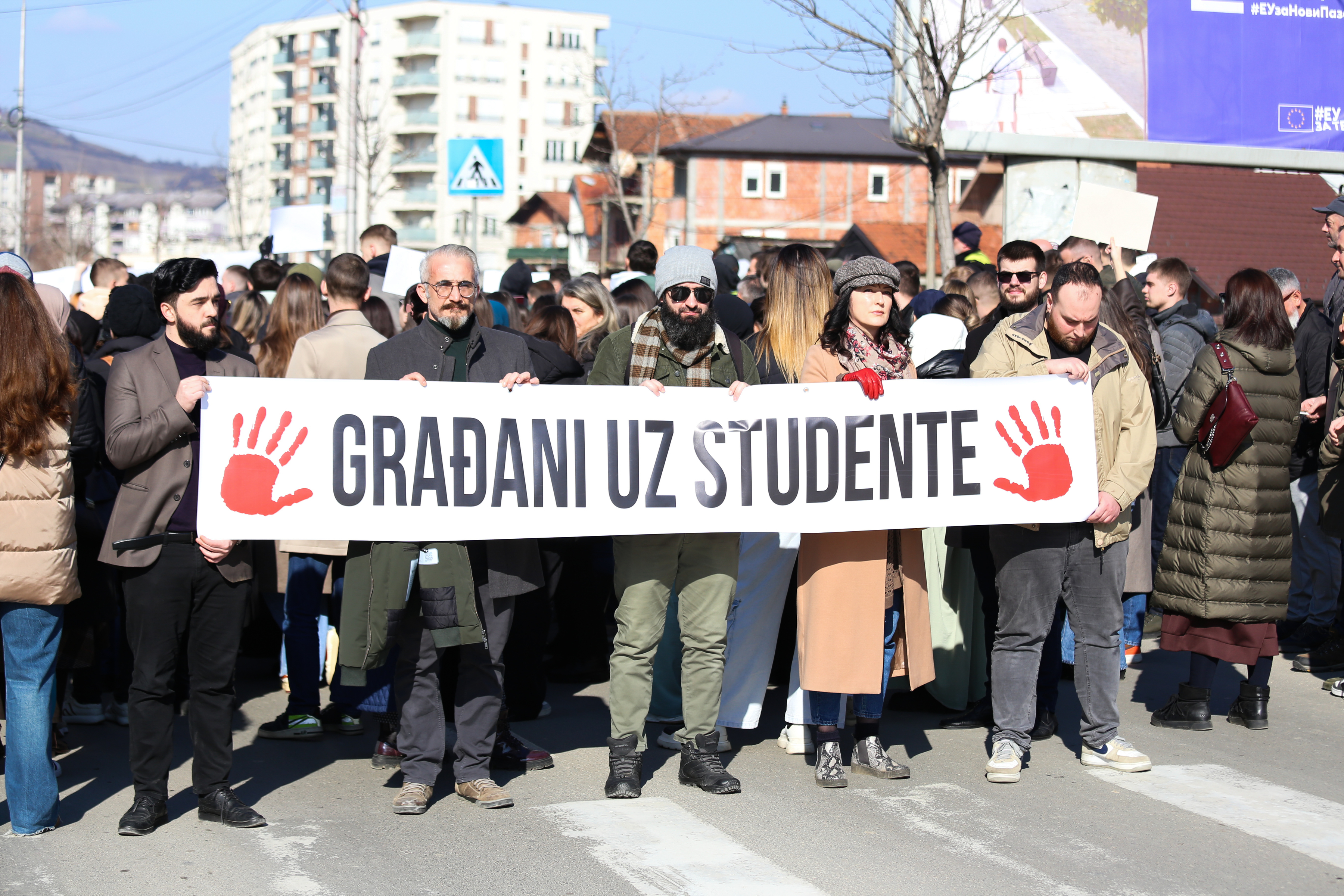 In Novi Pazar, students and citizens gathered in front of the State University building to hold 16 minutes of silence and blockade the main road from 11.