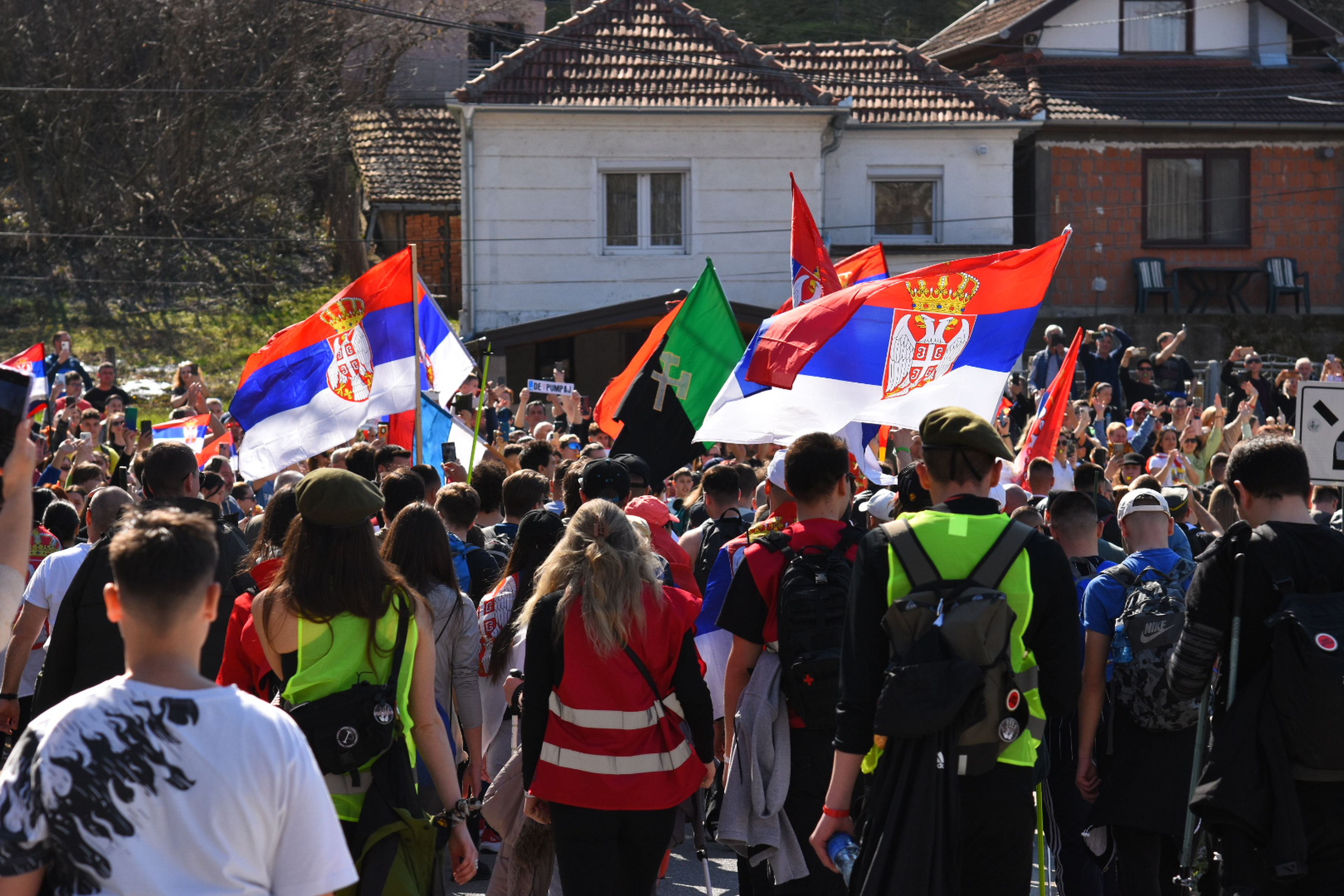 Students blocking the faculties in Nis set off from the Manasija Monastery on a six-day protest walk "Ide Nis, stize Nis" to Belgrade, where a large protest will be held on March 15th, and the first destination in the "Student in every village" action was