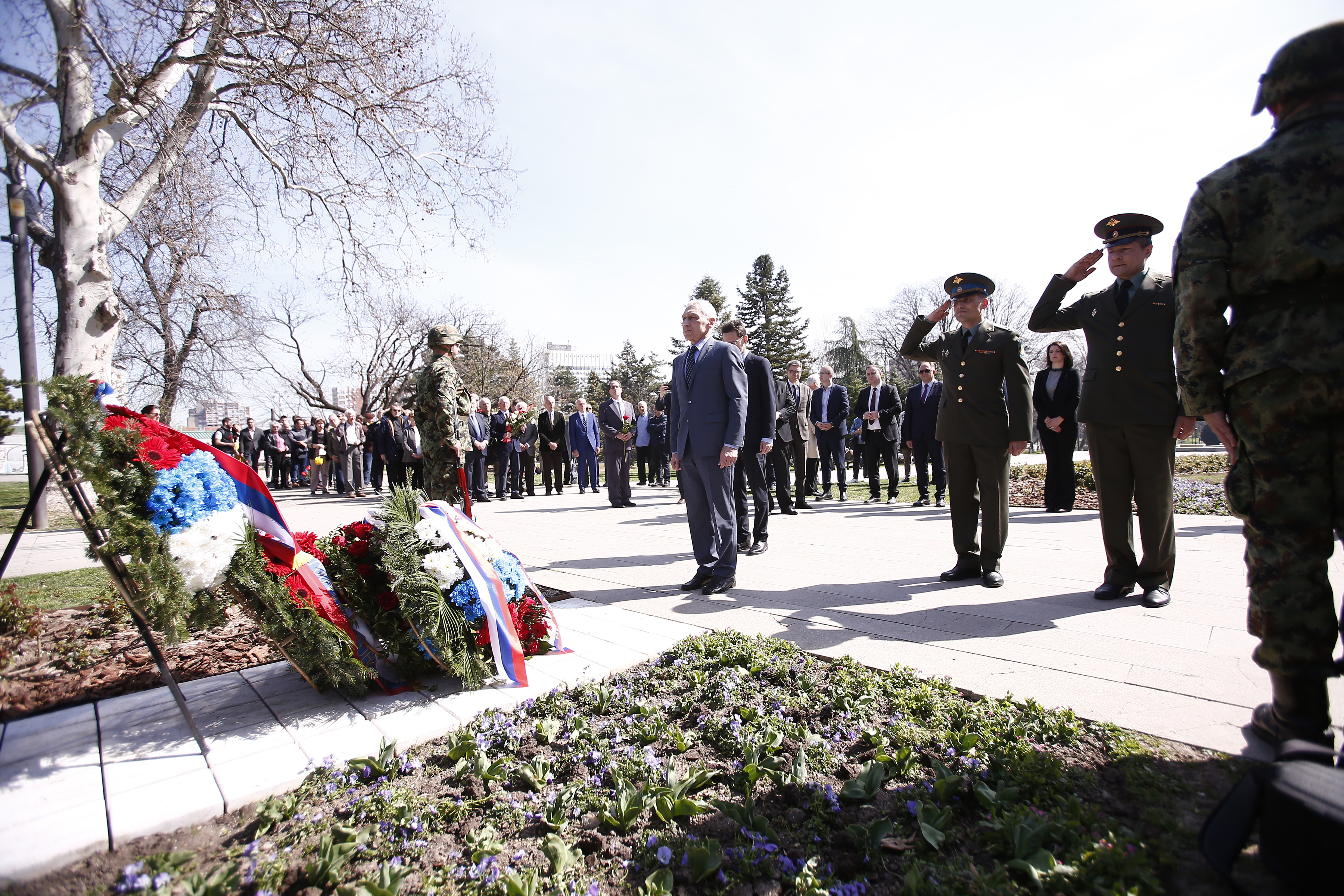 Commemoration of the anniversary of the beginning of the NATO bombing of the Federal Republic of Yugoslavia and the Day of Remembrance for those killed in that war - laying wreaths at the memorial to Milica Rakic and the monument to the children killed in