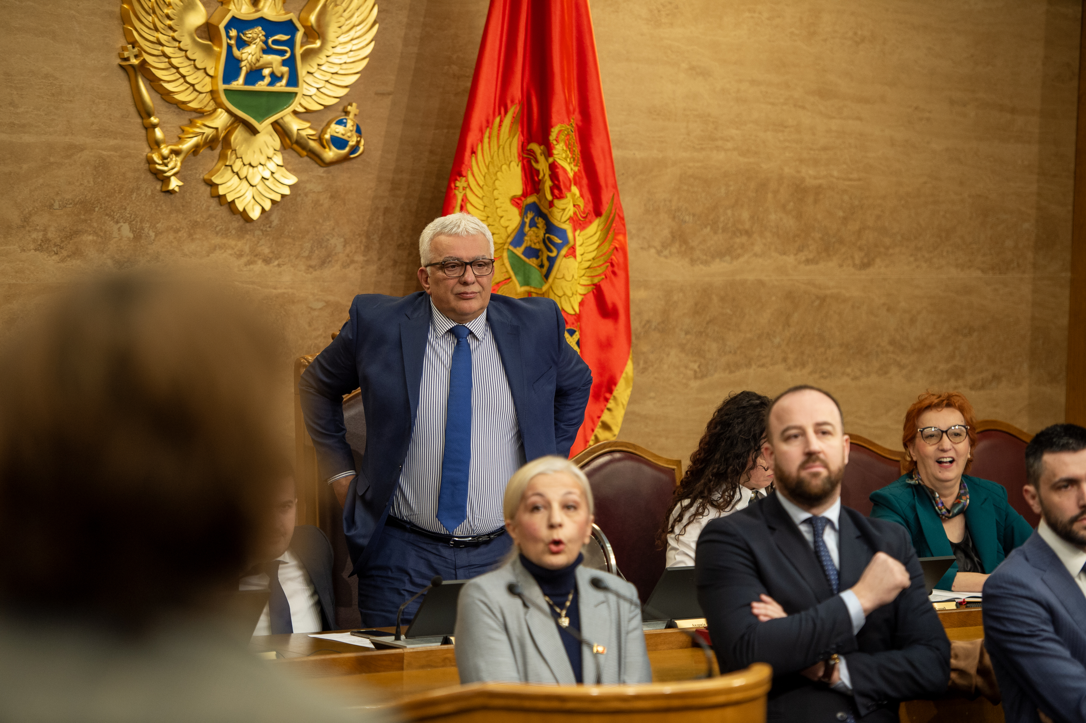 An extraordinary session of the Parliament of Montenegro, on the agenda of which is, among other things, the Draft Law on the Budget for this year, was interrupted because the opposition is blocking the work of the parliament due to the decision of the Co
