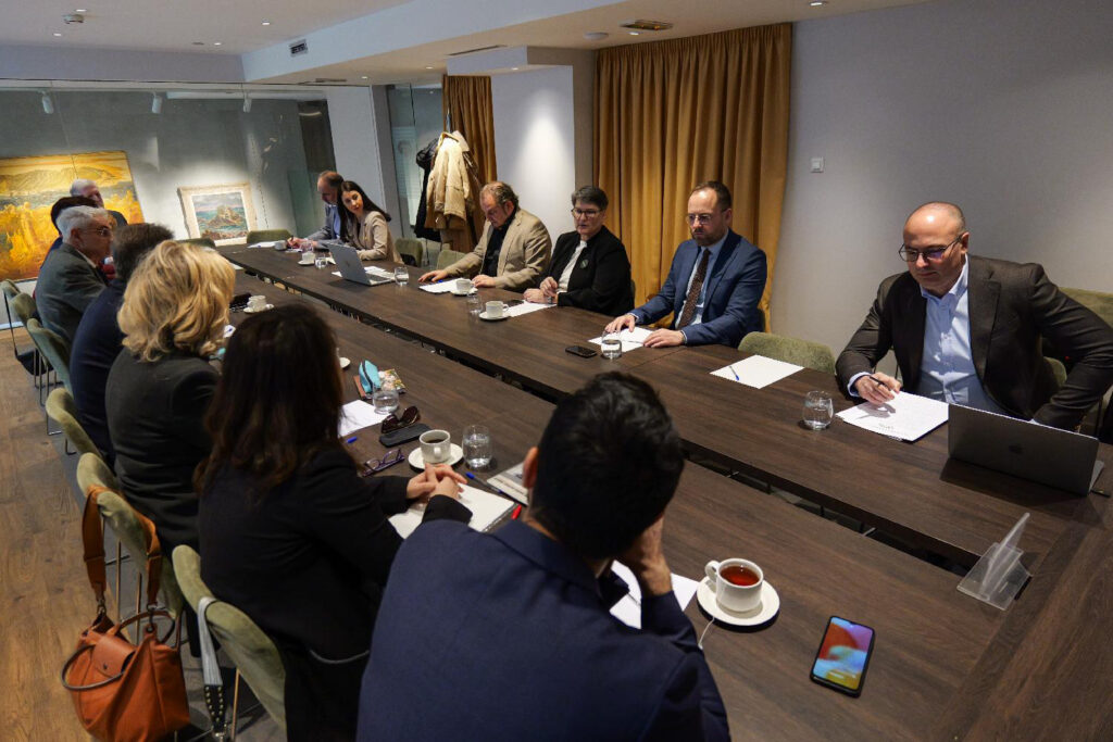 Mesto: Beograd
Datum: Tue Mar 11 11:40:25 CET 2025
Dogadjaj: DRUŠTVO - Inicijativa ProGlas organizovala je okrugli sto eksperata na temu prelazne vlade
Fotoreporter: Milica Vučković
Izvor: FoNet